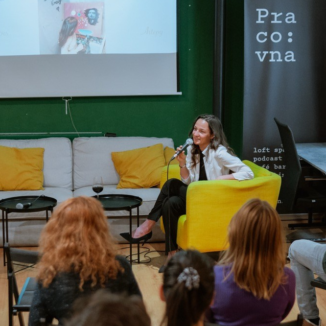 Oil painting, acrylic painting and art. Dana Lišková — Empathetic Photographer | Introspective Artist |Neurodivergent Coach | Founder of Artepy.cz