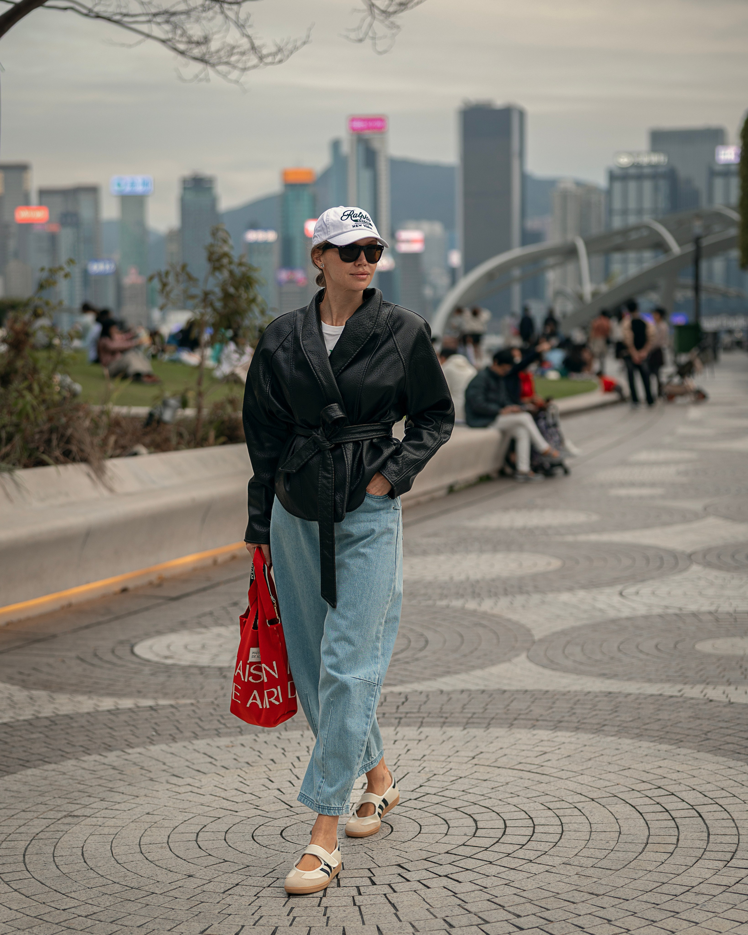 Contacts. Graphic Designer and Visual Creator