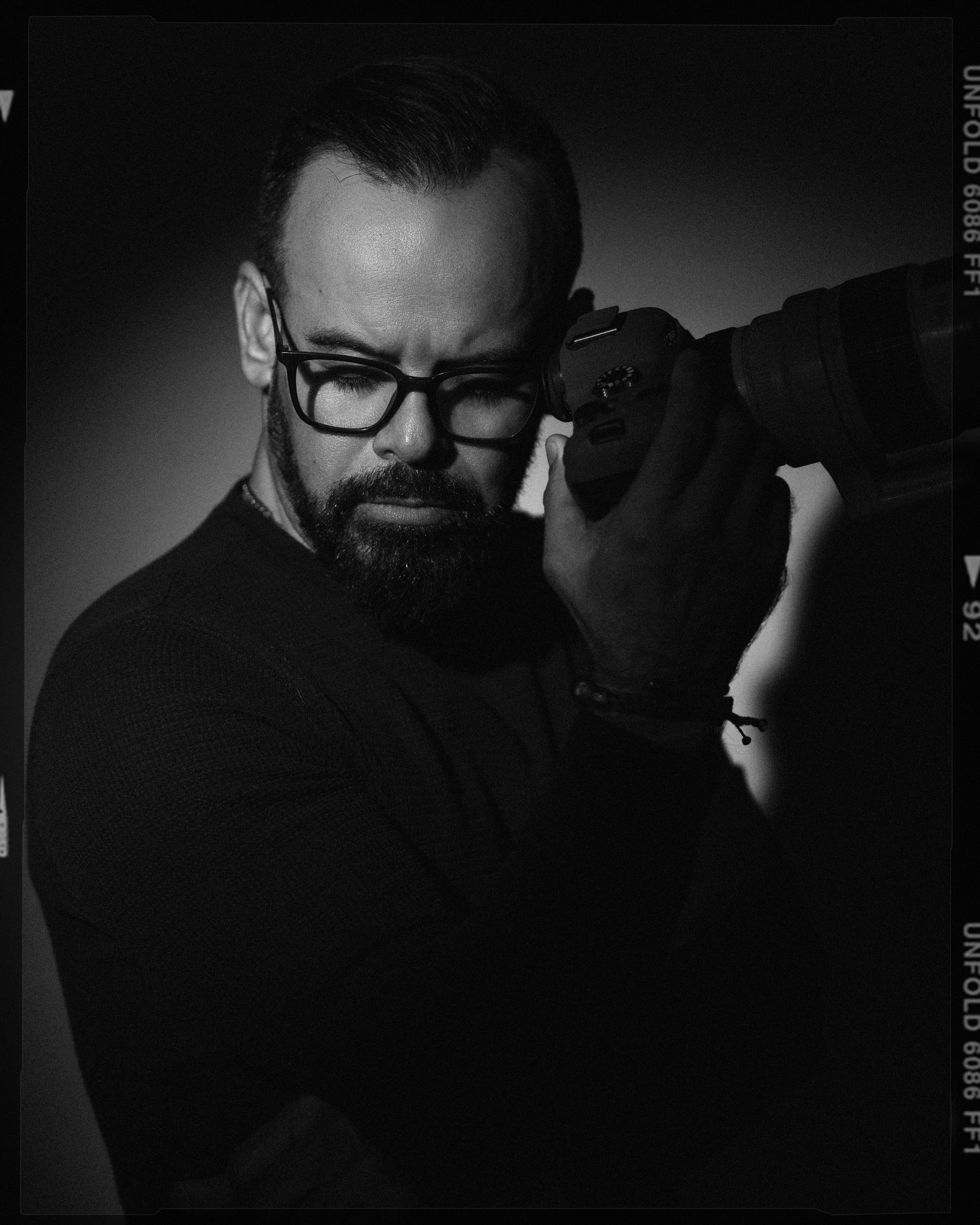 Contacto. Fotógrafo de XV y BODAS en Tuxtla Gutiérrez y Villahermosa | ROGER CORZO | 360 PRODUCCIONES