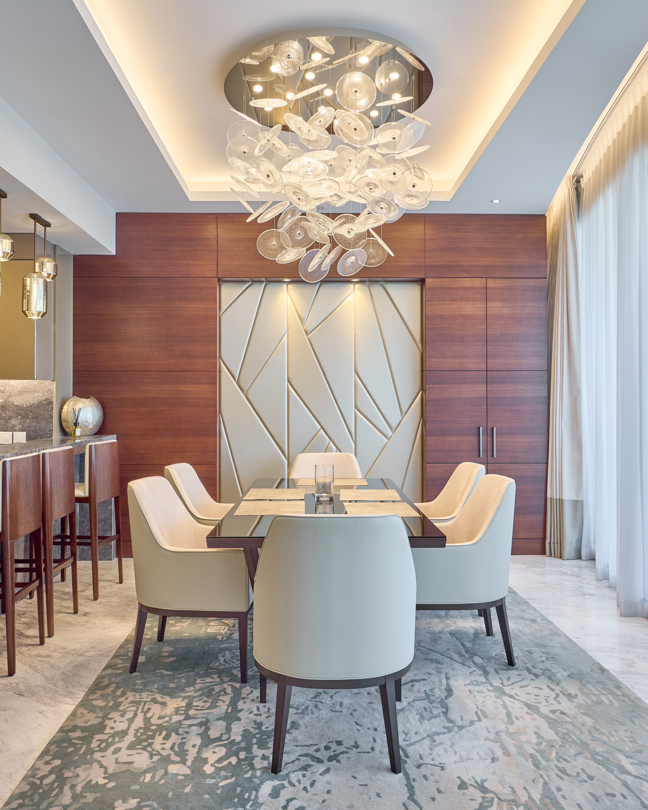 Contact Oleg Novikov — Real Estate Photographer in Dubai. Hotel Photographer in Dubai — Interiors & Commercial by Oleg Novikov