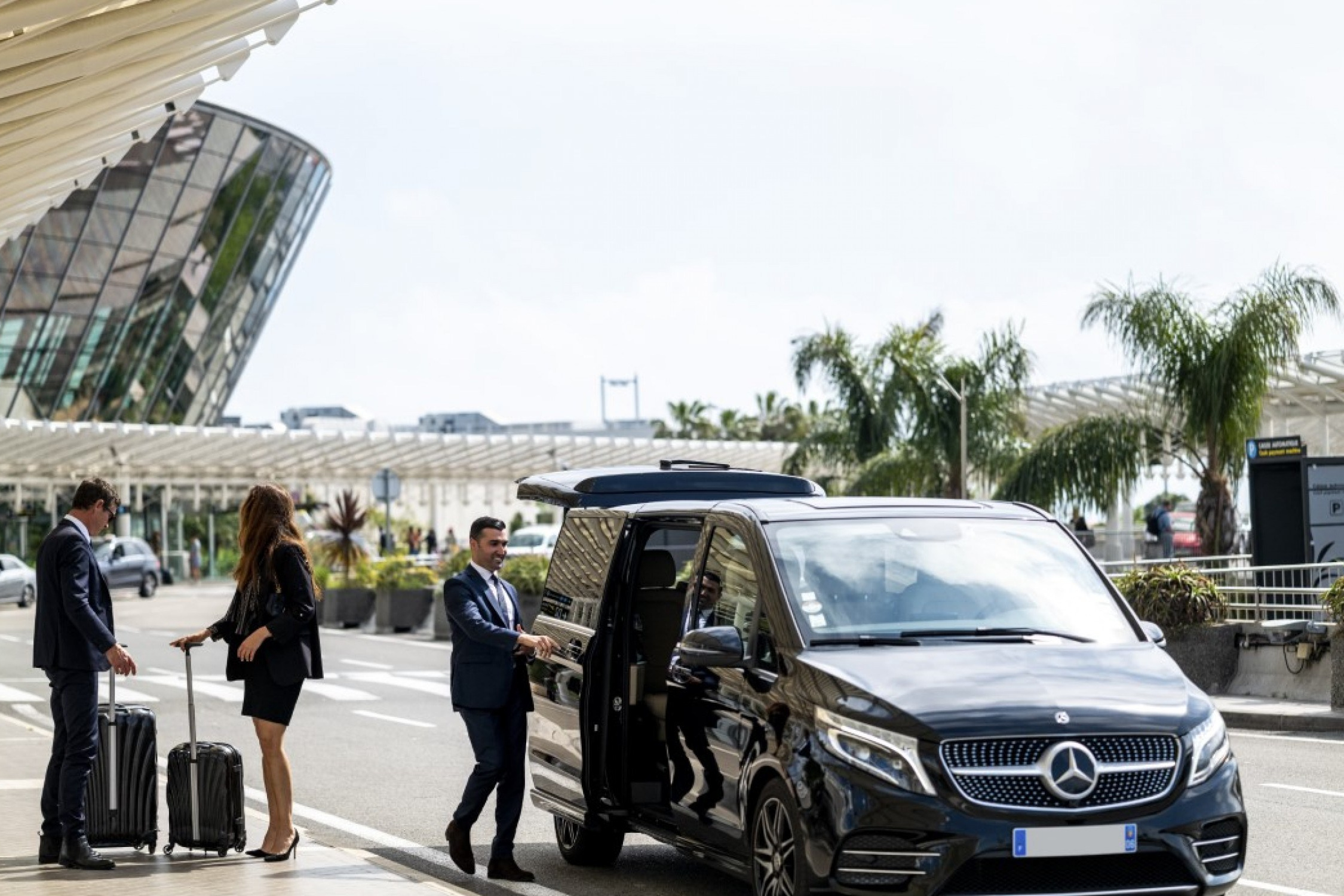 Private luxury airport transfer in Moscow with professional driver and premium vehicle
