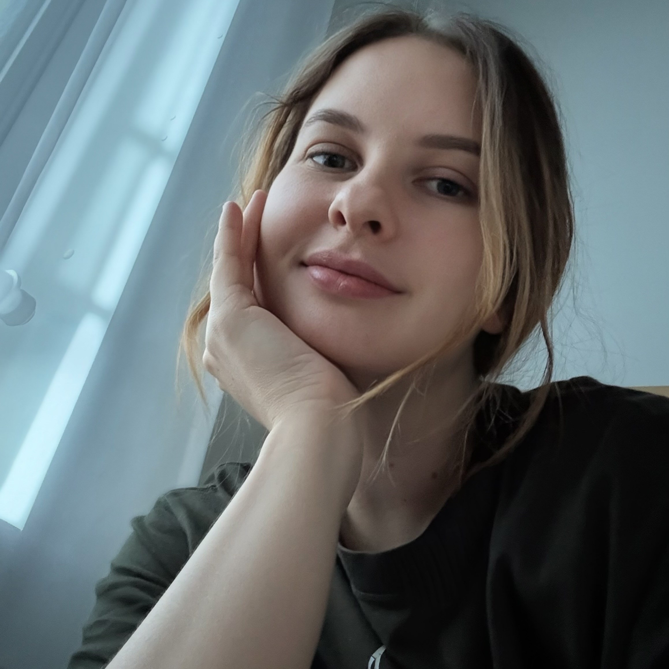 Контакты. Julija Titova — content creator, photographer, reels maker in Paris. Available worldwide