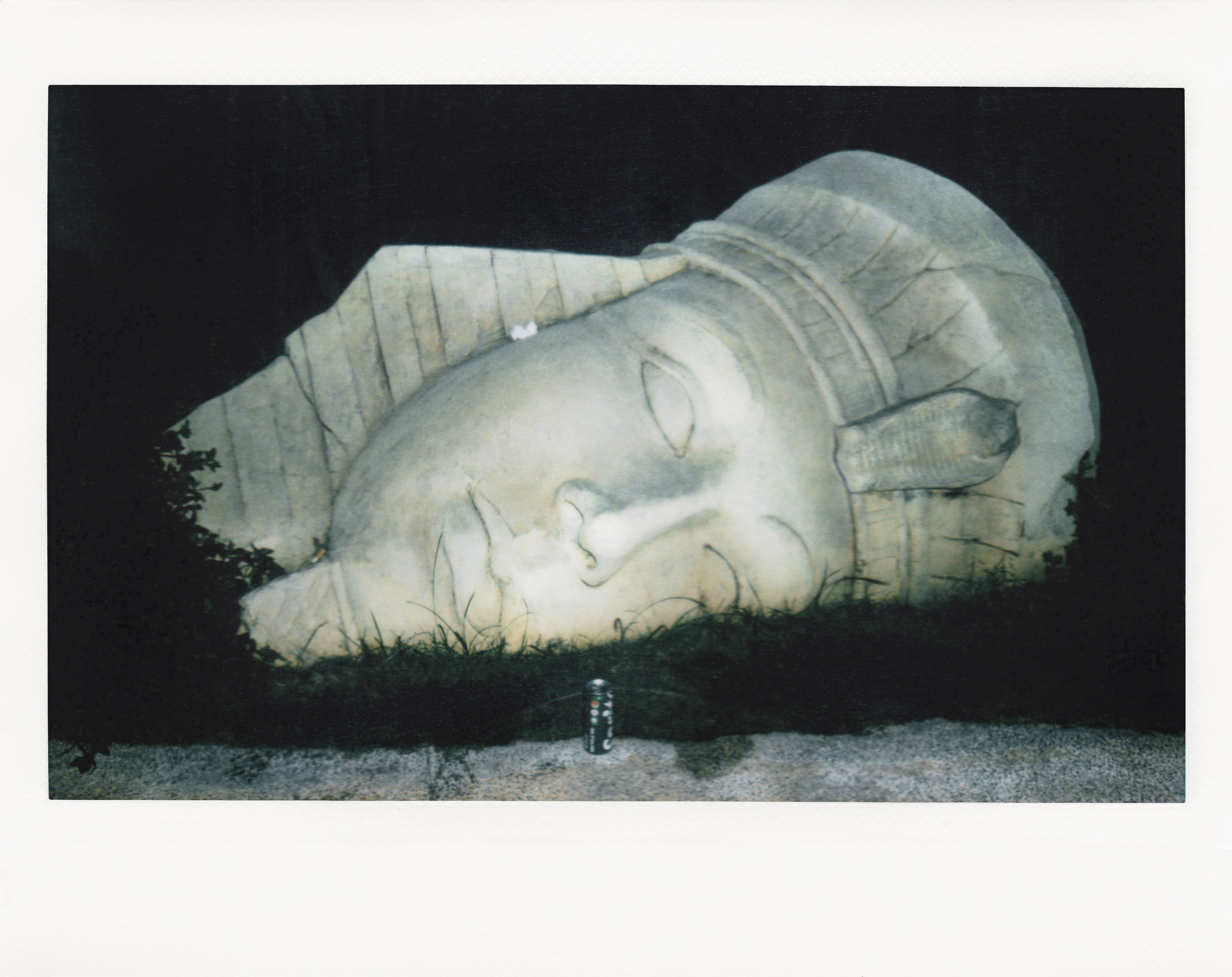 Contact Mirrorklezz – Singapore freelance photographer specializing in fashion, portrait, and editorial photography. Get in touch for creative collaborations, bookings, and innovative visual storytelling.