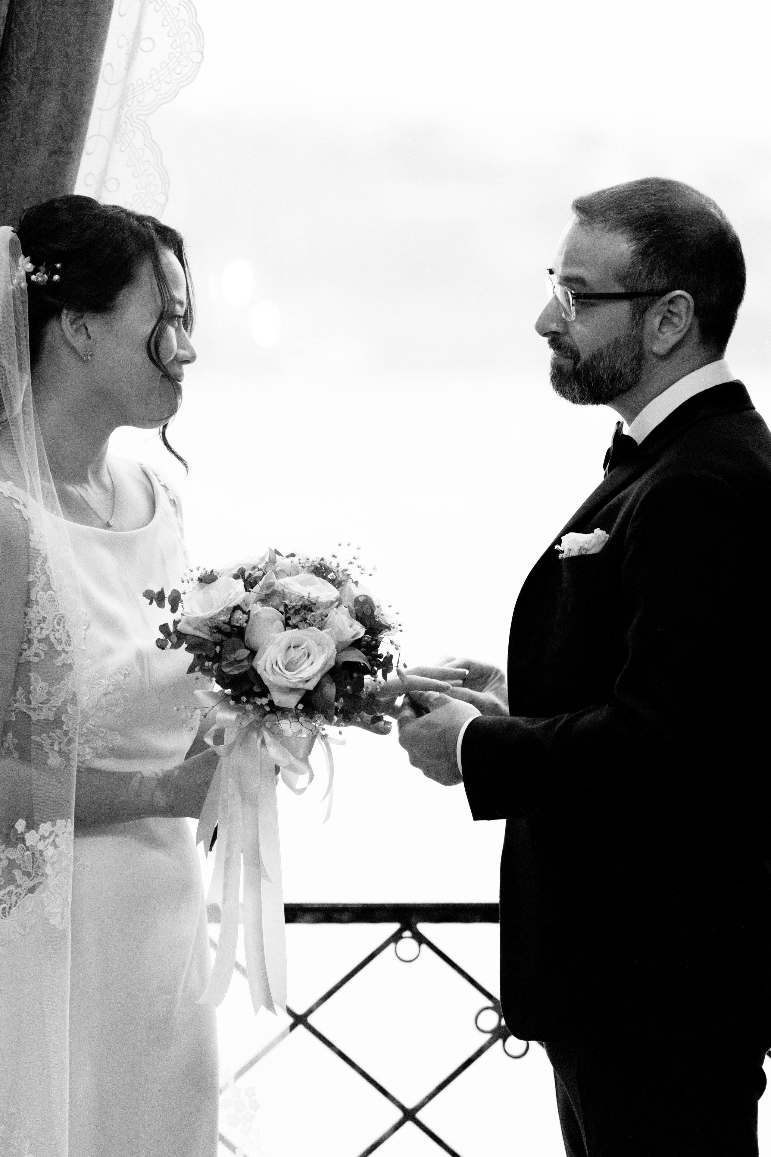 Обмен кольцами на свадьбе в Çırağan Palace, Стамбул