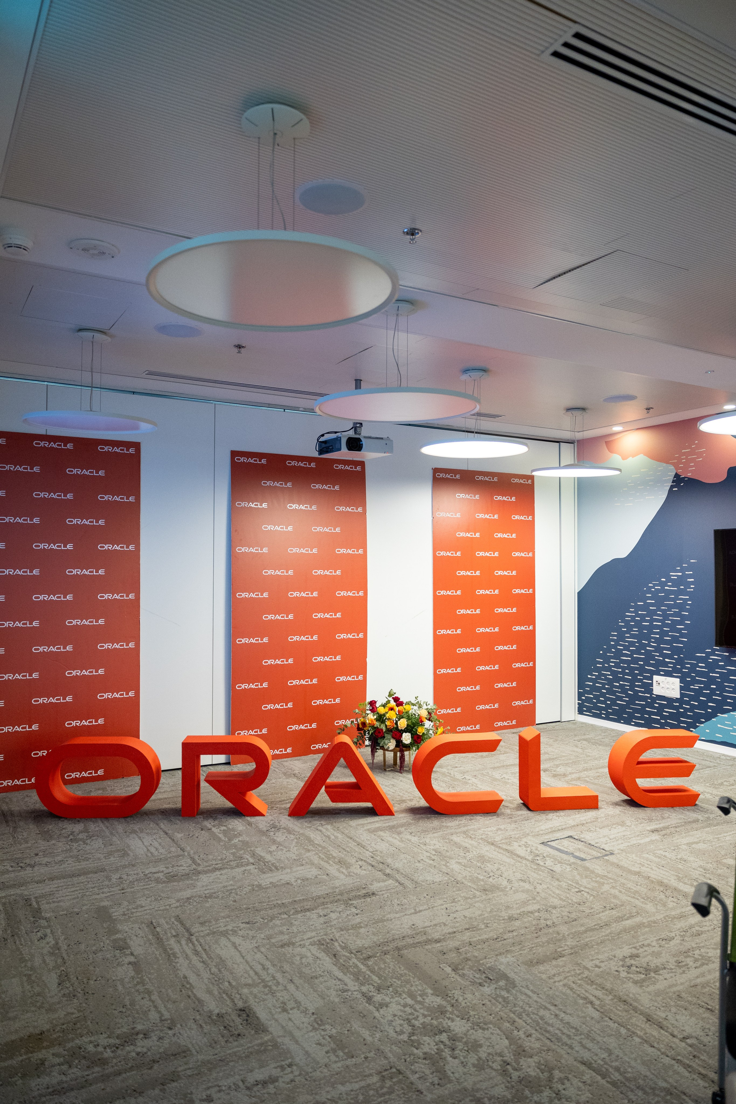 Business. Noam Paradise Photographer