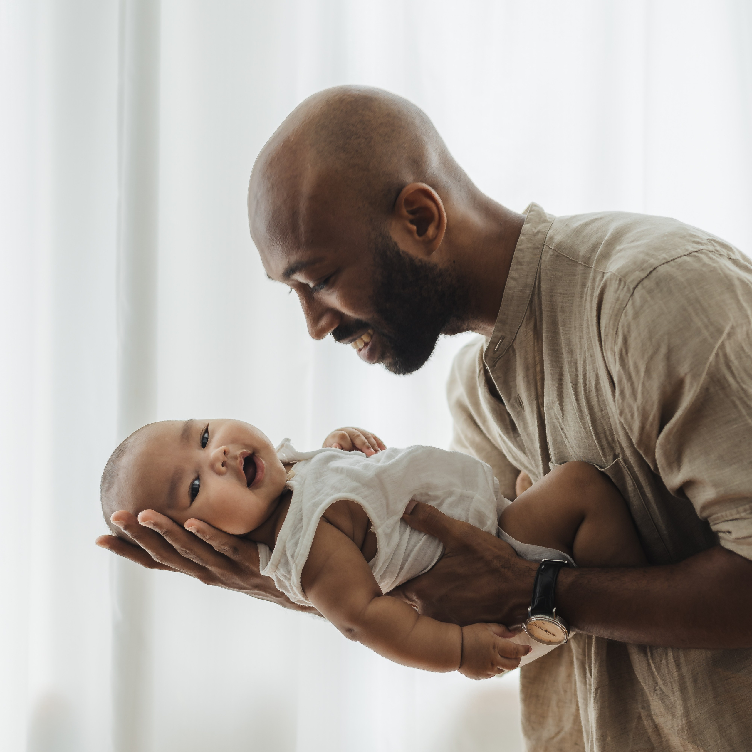 I took documentary newborn photos at my client's home in Shanghai.