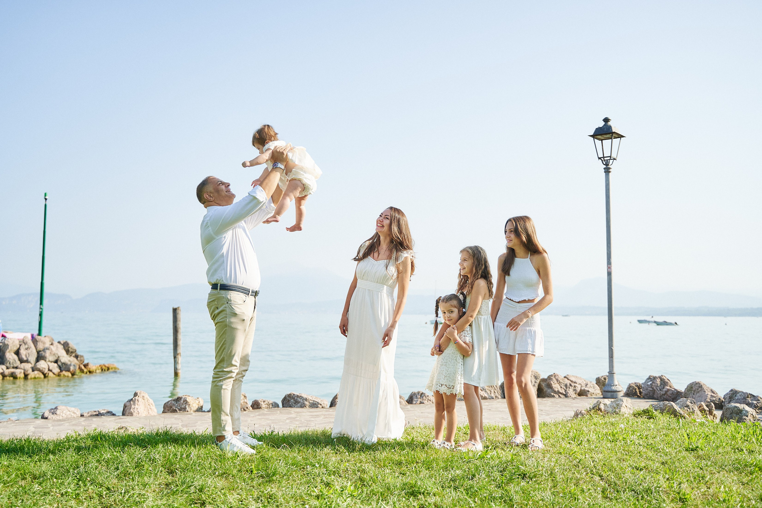 Dynamic natural shot of the bride running in Milam during wedding photo session