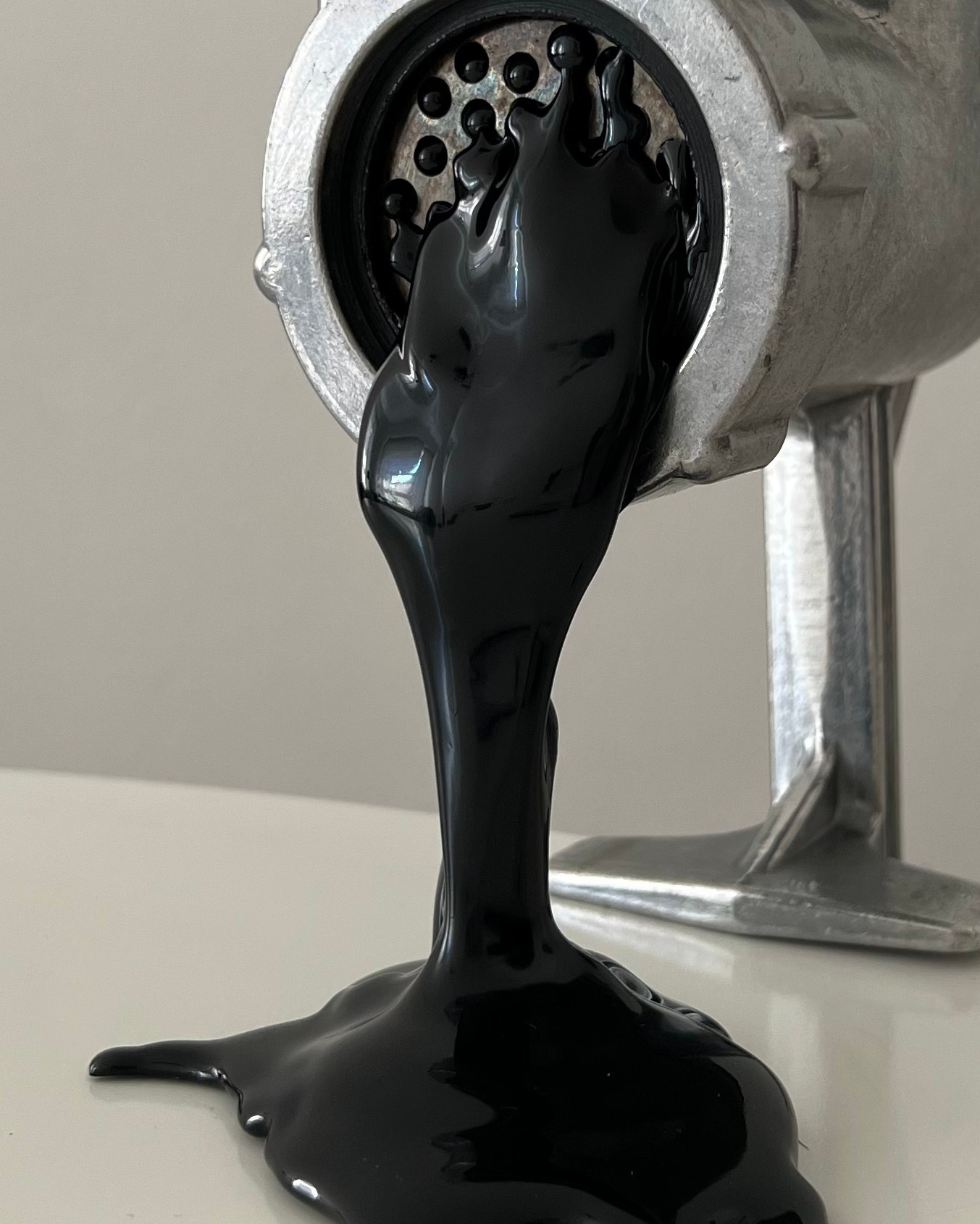 SCULPTURE. Contemporary artist in New York City Lilia Ana