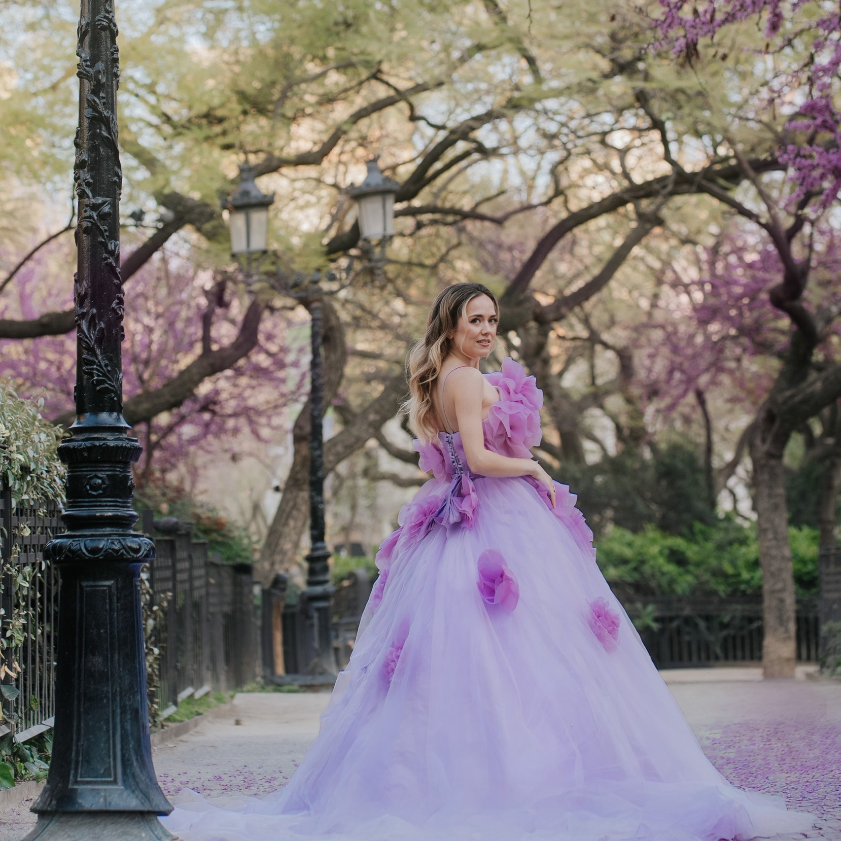 DiaFoto Luxury Dress Photoshoot in Barcelona | Dress Rental & Wow