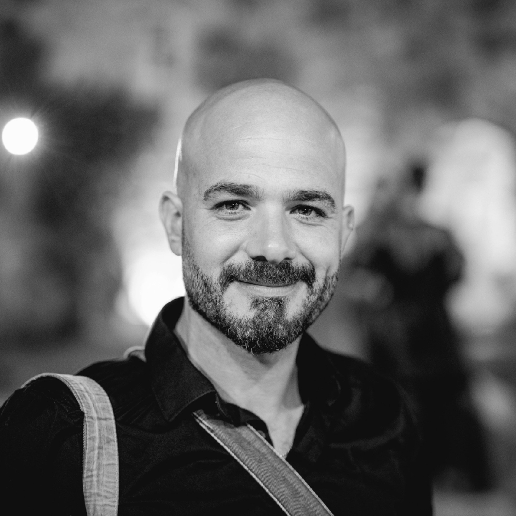 Contact. AMIR BUCHNIK PHOTOGRAPHER