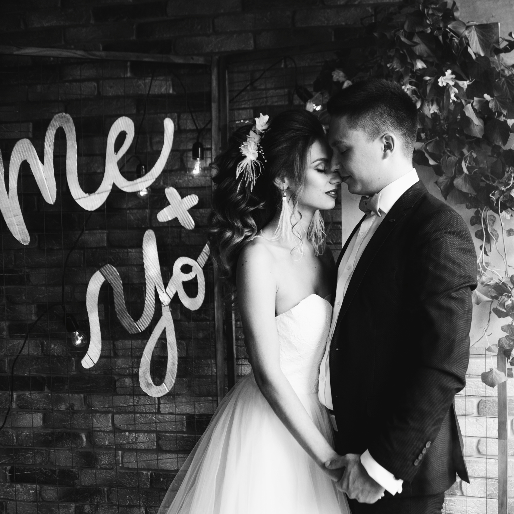 КОНТАКТИ. Олексій Ревуцький - весільний та сімейний фотограф