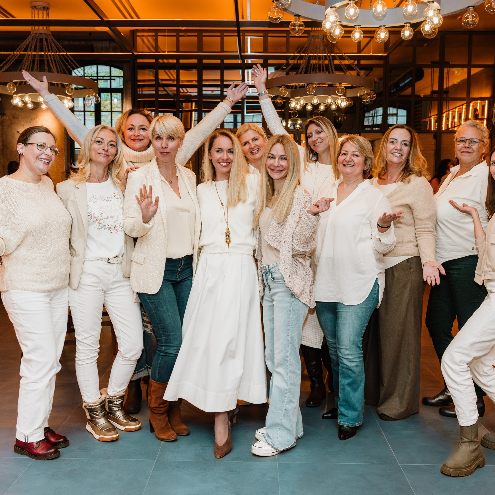 Staša Komatina — fotograf u Beogradu za brendove, portrete i proslave. Dokumentarna fotografija venčanja, porodice i brend priča u Srbiji | Staša Komatina