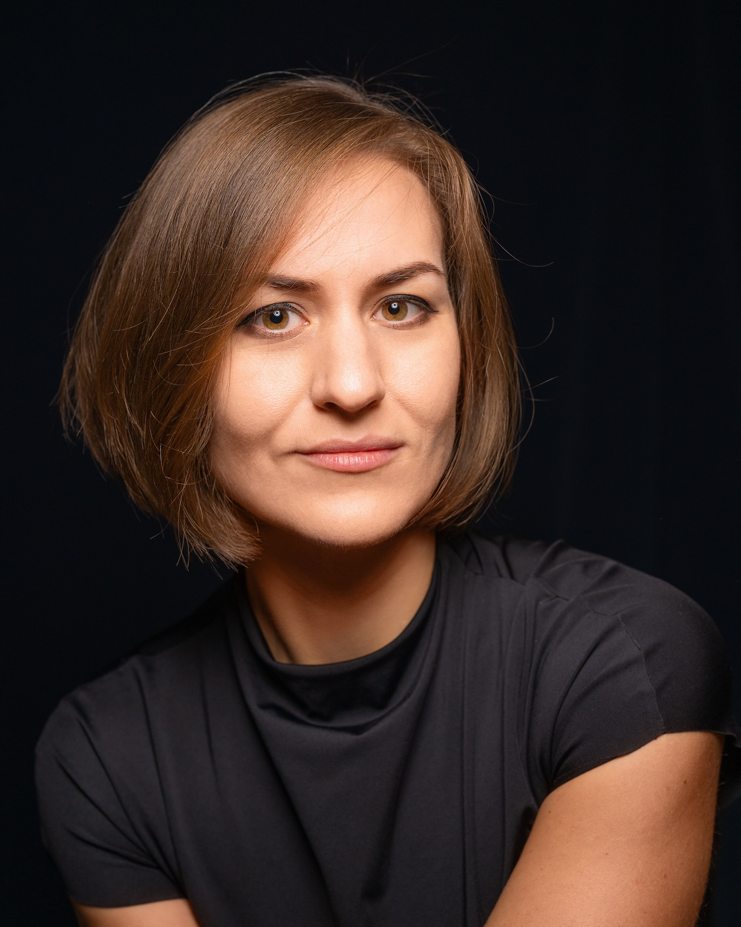 Contact & Booking | Book a Photoshoot in Berlin | Elvina Kulinicenko