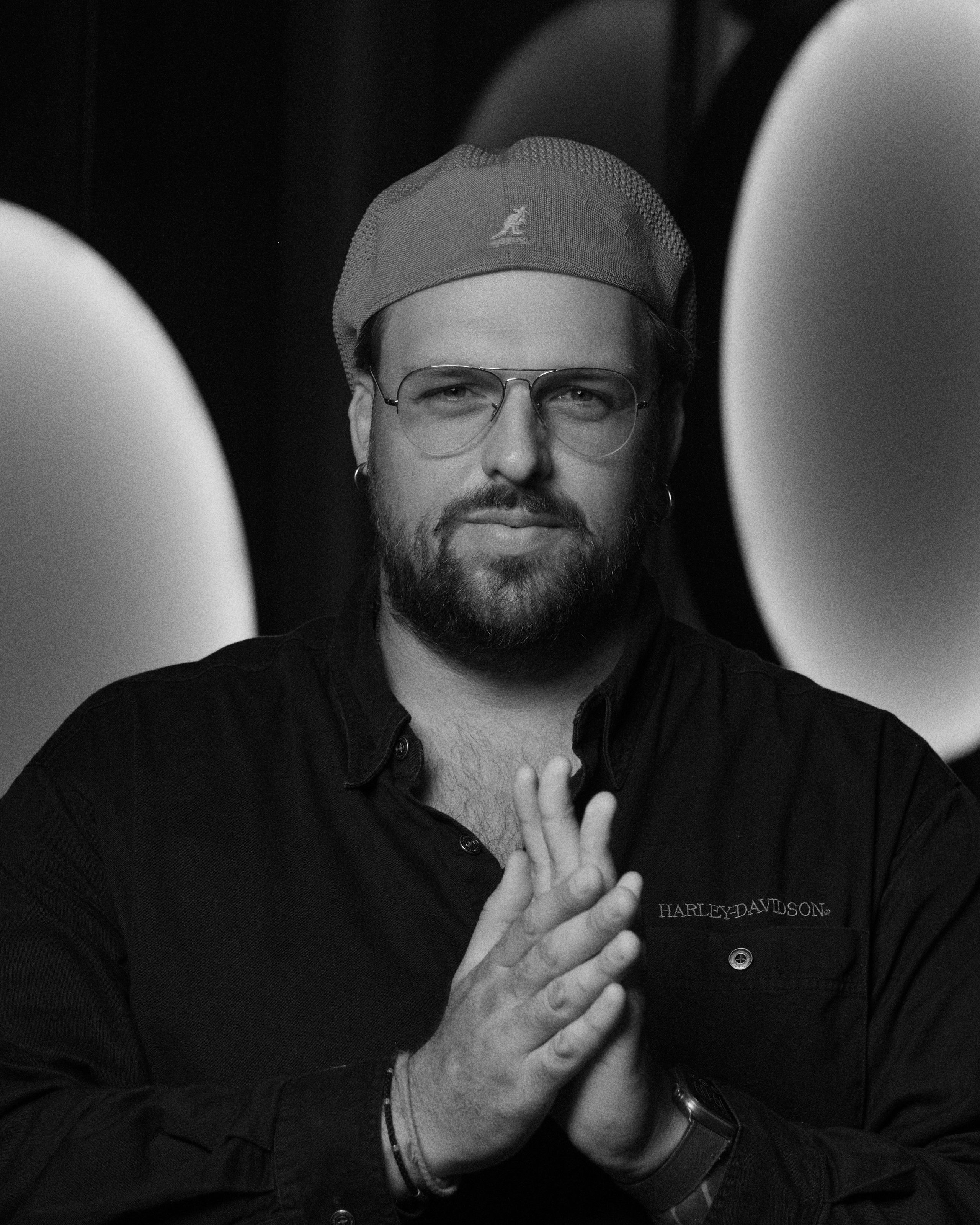 Петр Набутов, фотограф из Санкт-Петербурга в Камбодже, брат Виктора Набутова и сын Кирилла Набутова. Petr Nabutov, photography in Cambodia.