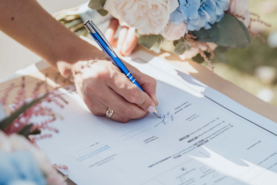 Подготовка документов для официального брака на Крите, Санторини. Фотограф, организация свадьбы Екатерина Романова, Греция.