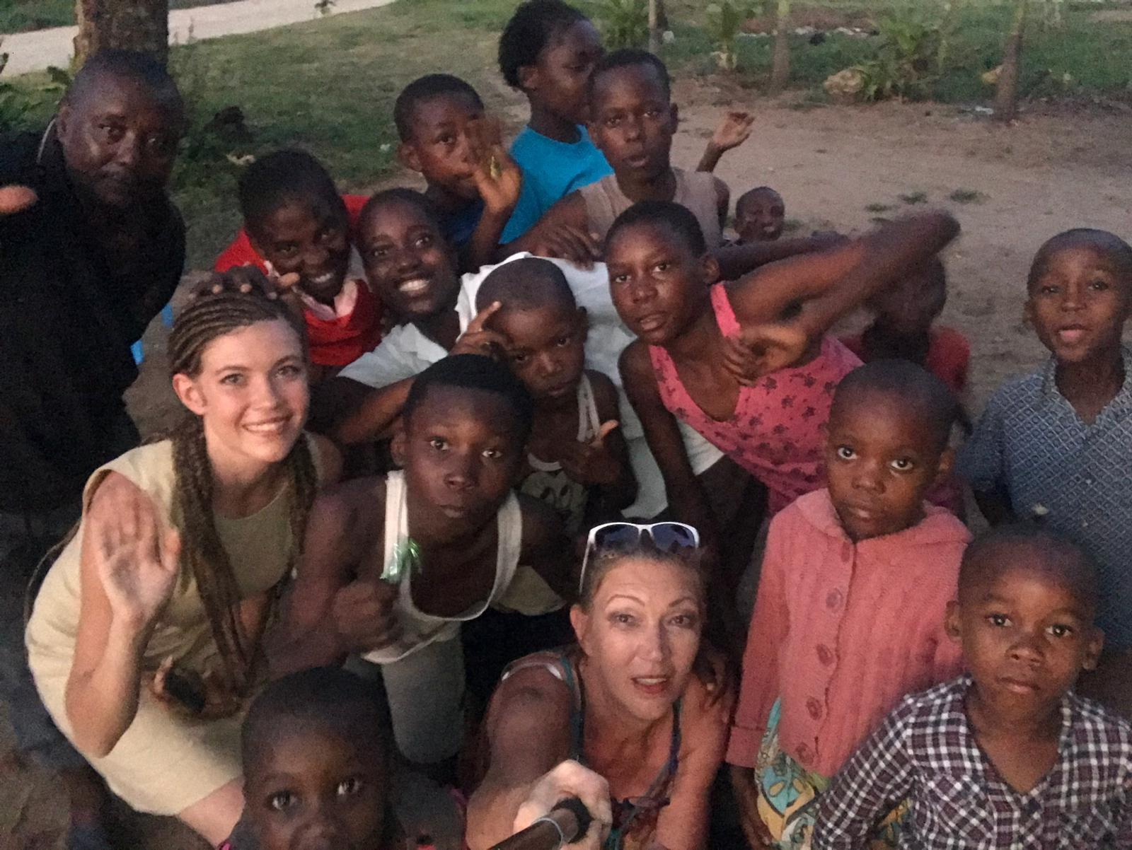 Orphelinat de Mombasa. Milok et Kirok sont des gens positifs et réels. Nous serons ravis de v