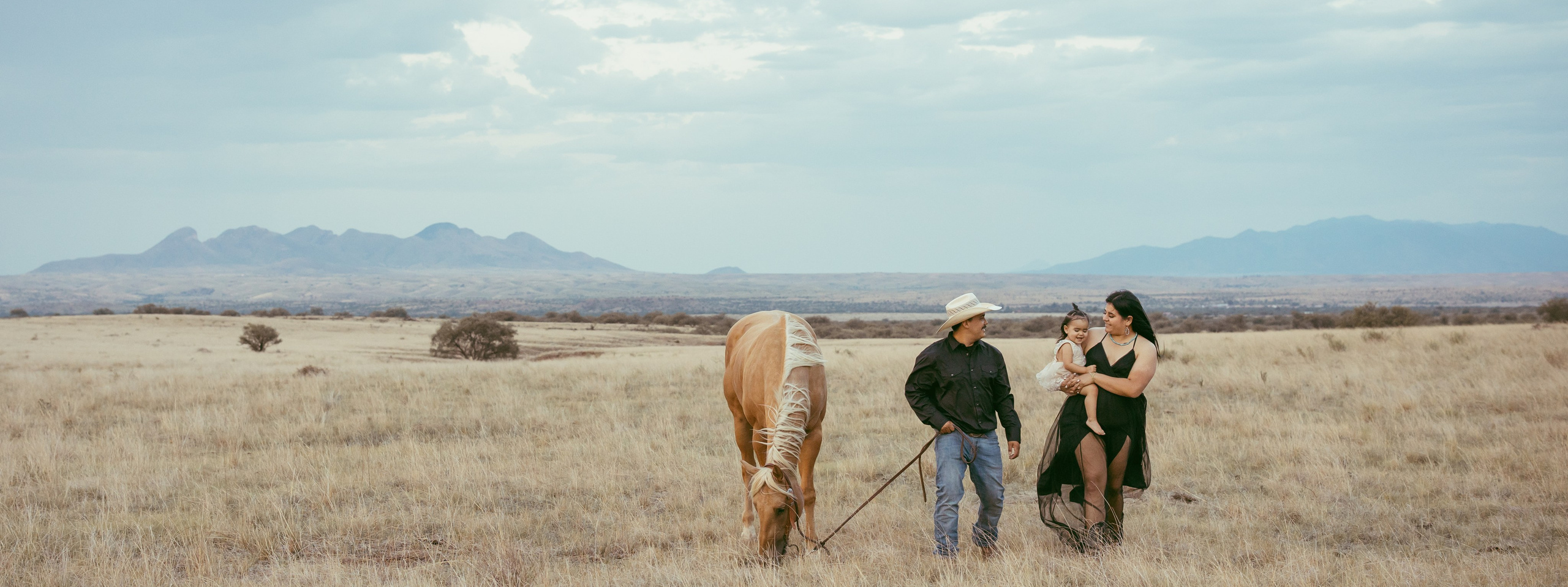 Family photographer Rochester Hills. Anastasia Post: Wedding and Editorial Photography