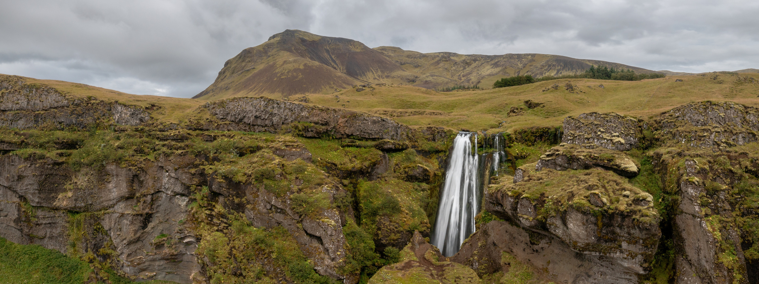 Iceland Hiking Adventure. Pet, Senior, Landscape, portrait studio, photographer in Miami and Sou
