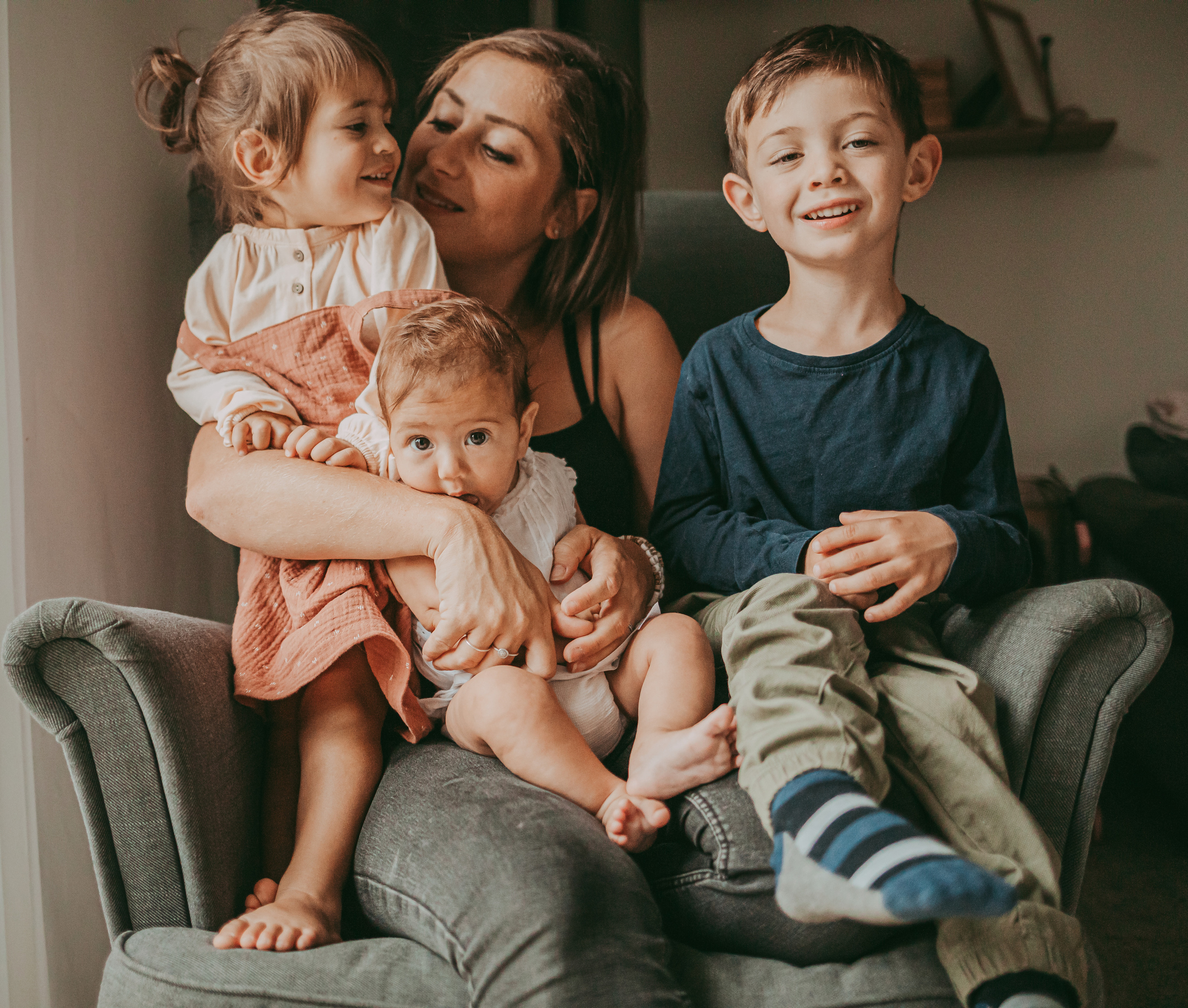 Services. Family photographer in Geneva Switzerland Anastasiia Francuzova. Семей