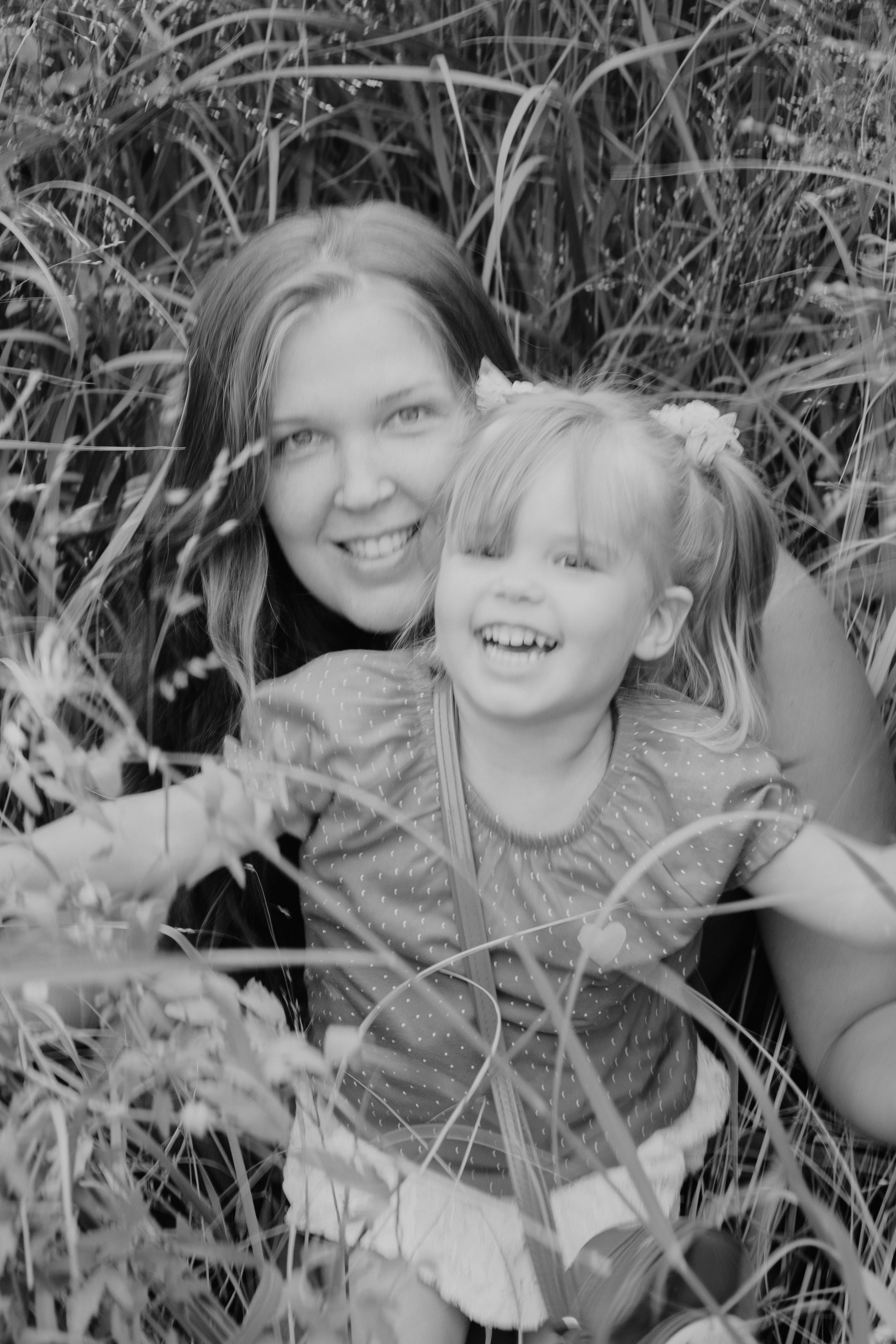 Tarifs, forfaits. I am a portrait and family photographer Jenny in Calgary