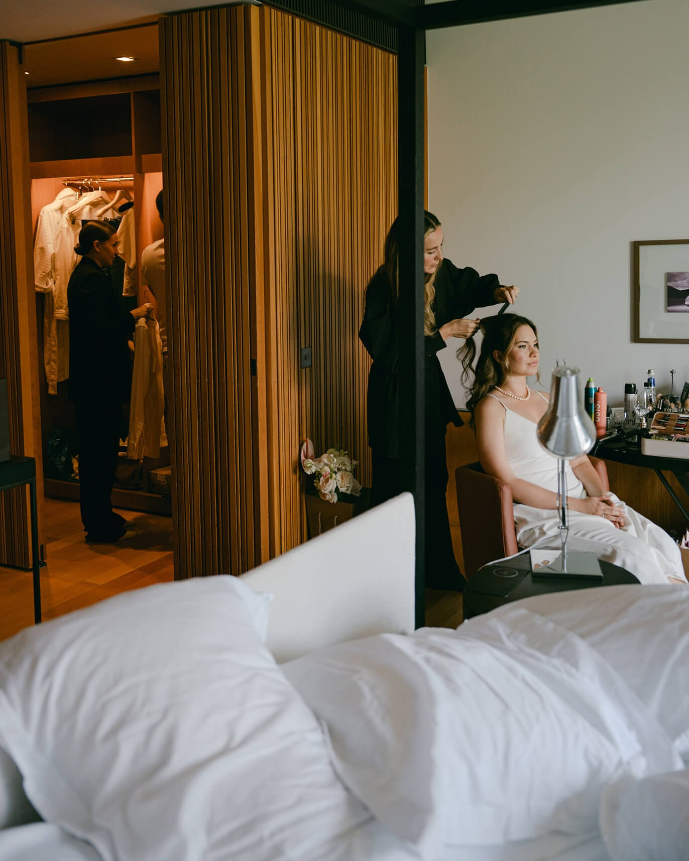 The Bride’s getting ready: wedding morning photography guide. Wedding photographer in Europe. Based in Italy, Lake Como. Aesthetic elegant story-telling