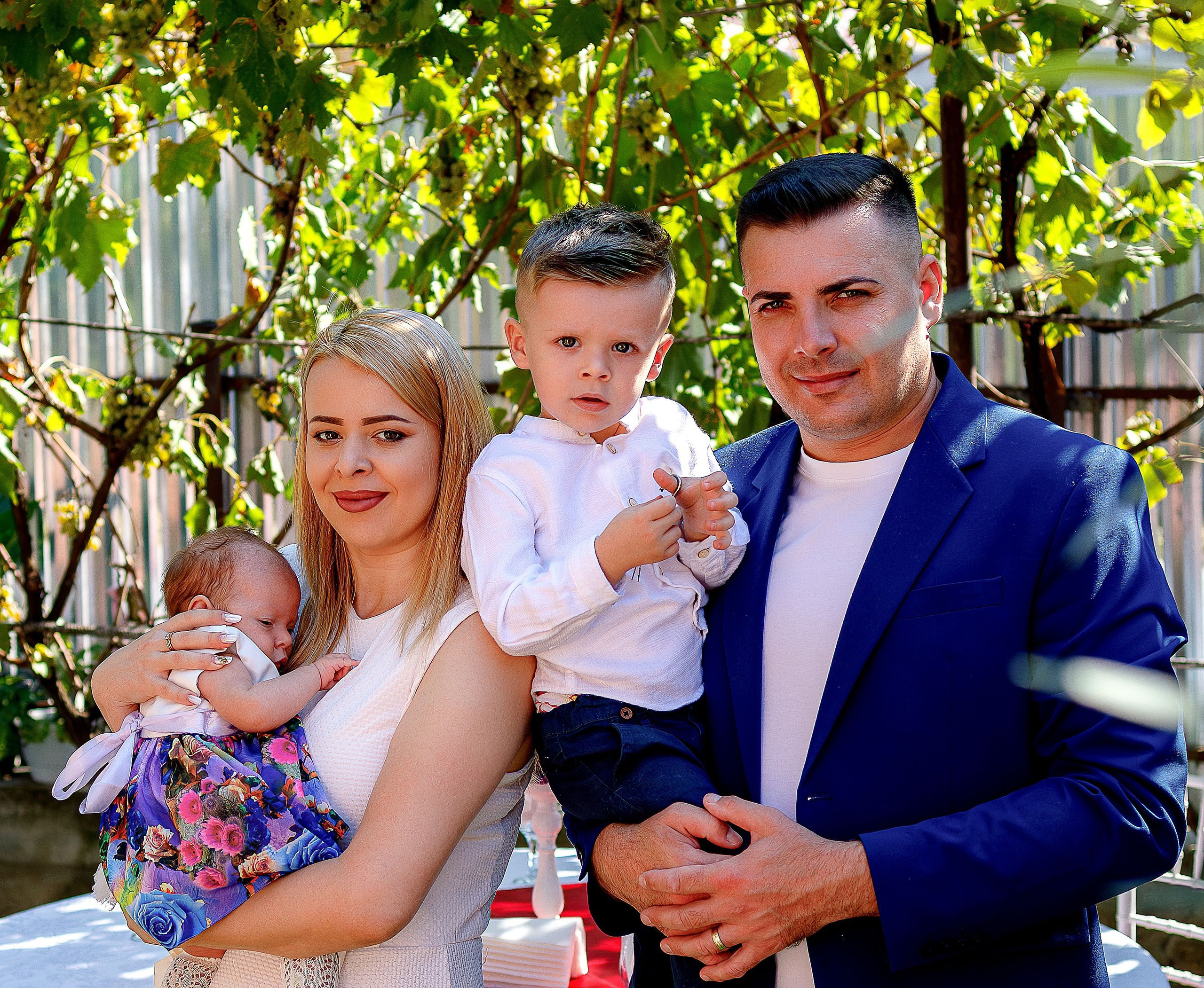 Portret bebeluș la botez realizat de Mitroi Iulian