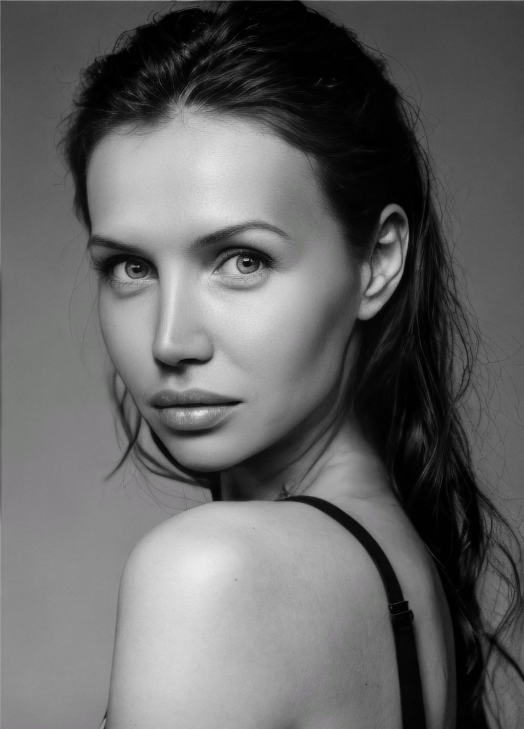 Contacts. Graphic Designer and Visual Creator