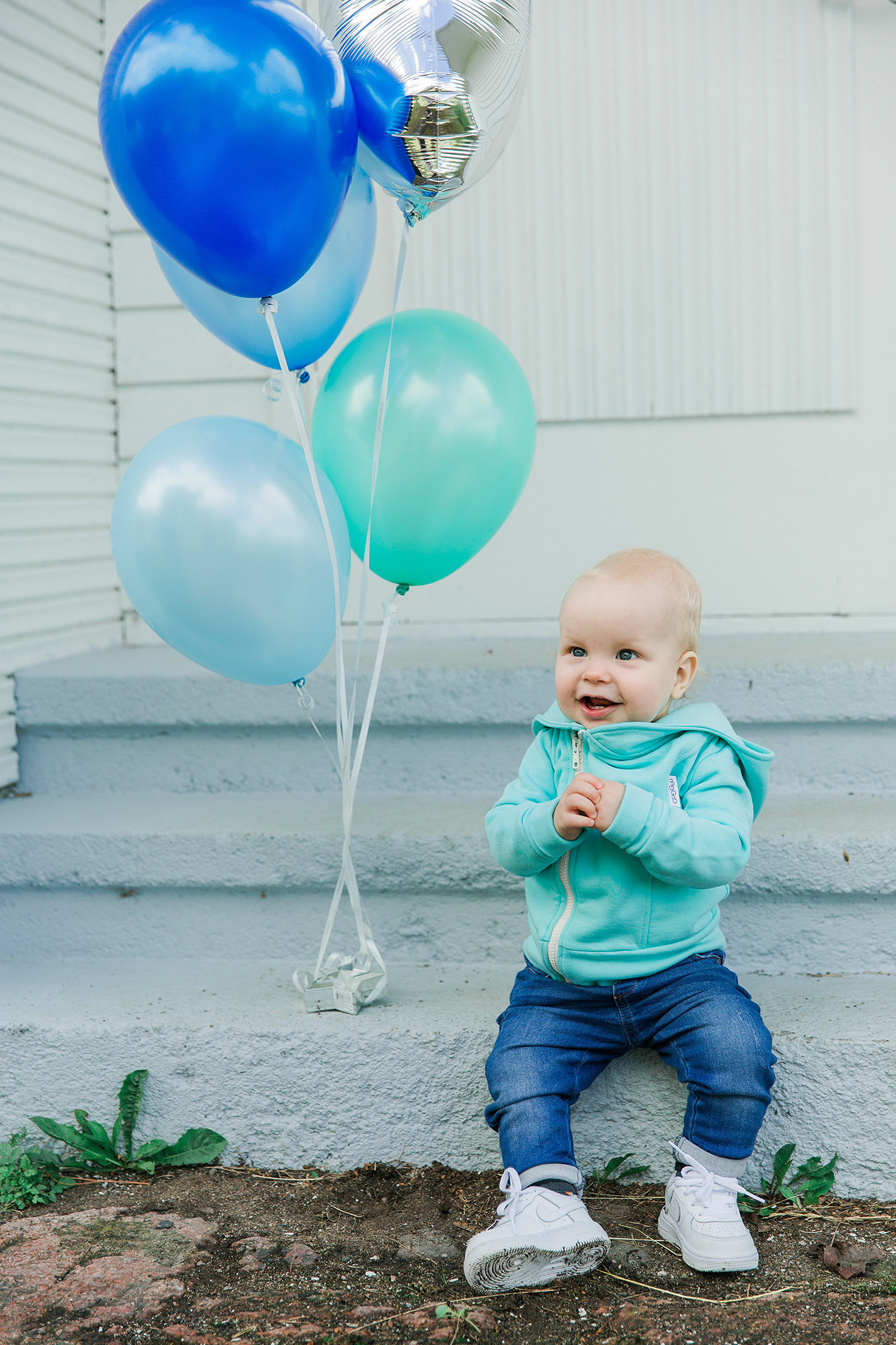 1-vuotiskuvaus miljöössä Helsingissä, pieneellä saarella