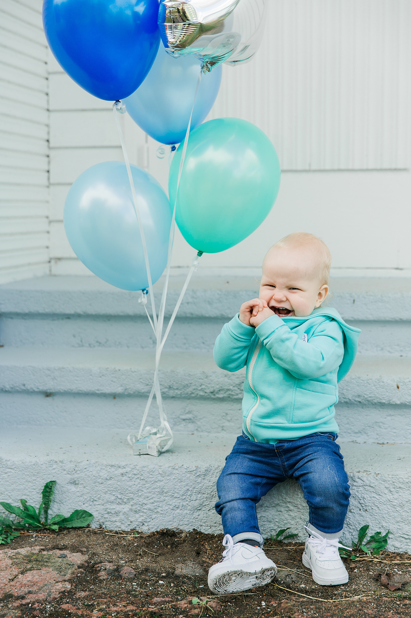 1-vuotiskuvaus miljöössä Helsingissä, pieneellä saarella