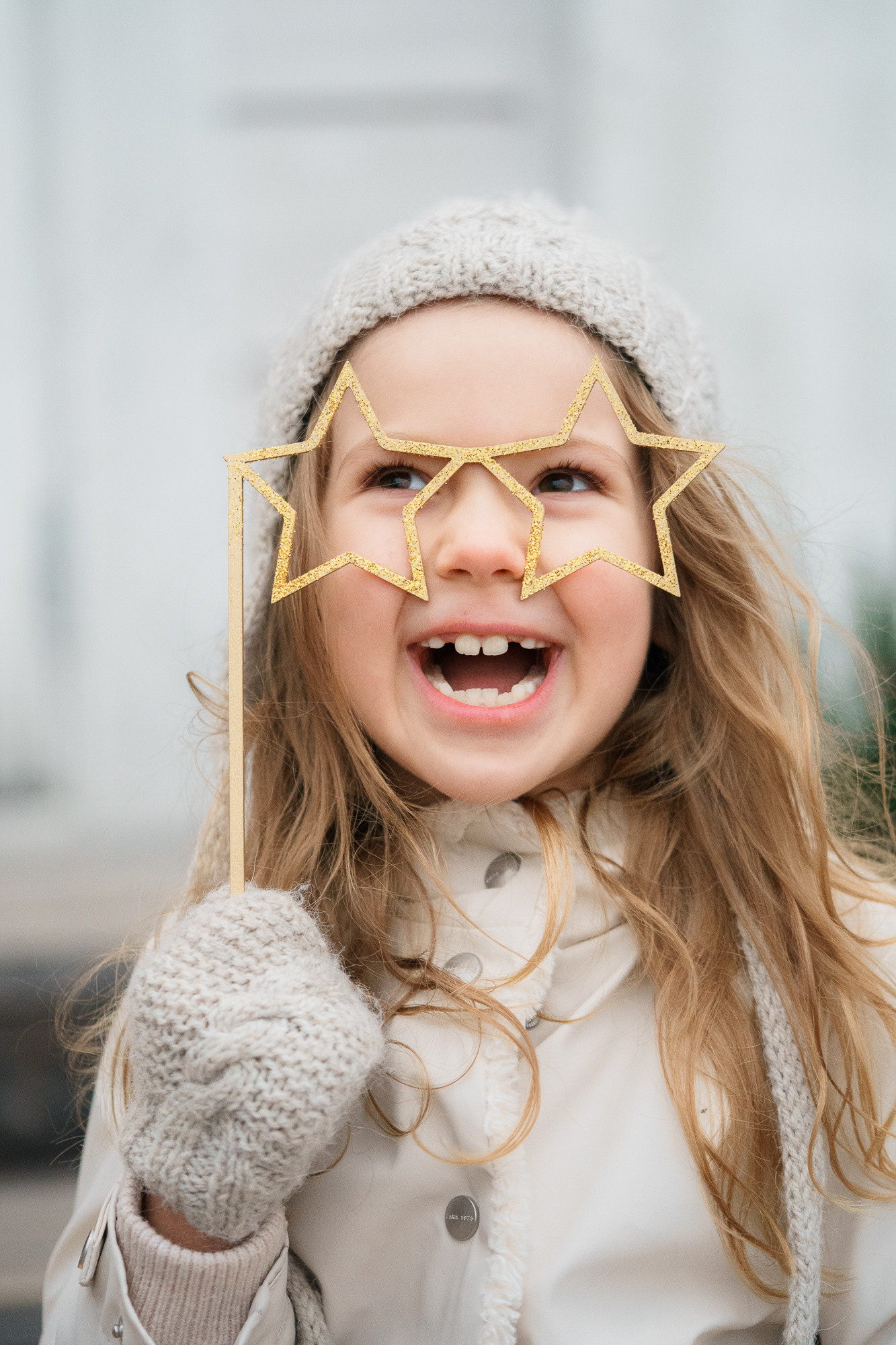 Jouluaiheinen lapsikuvaus miljöössä