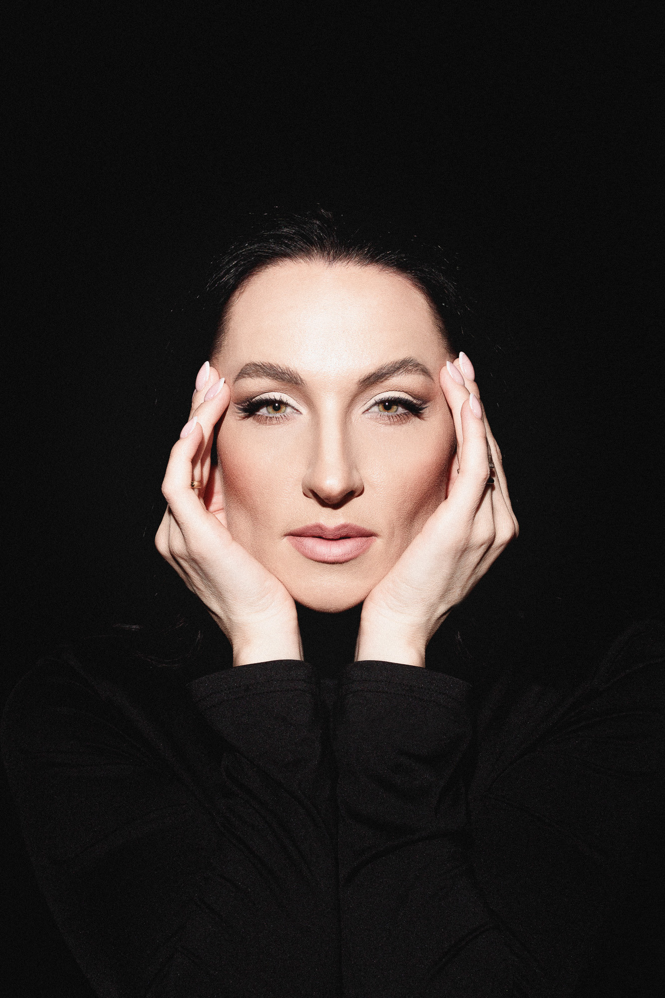 Professionelles Fotoshooting im Studio. Lookbook, Portfolio Bilder. für Modelagenturen. Frauen Fotografie in Heilbronn, Stuttgart, Heidelberg, Öhringen.