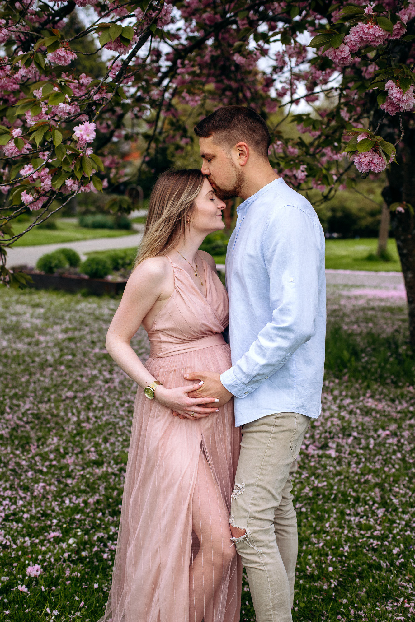Schwangerschaftshooting im Wasserschlosspark in Bad Rappenau