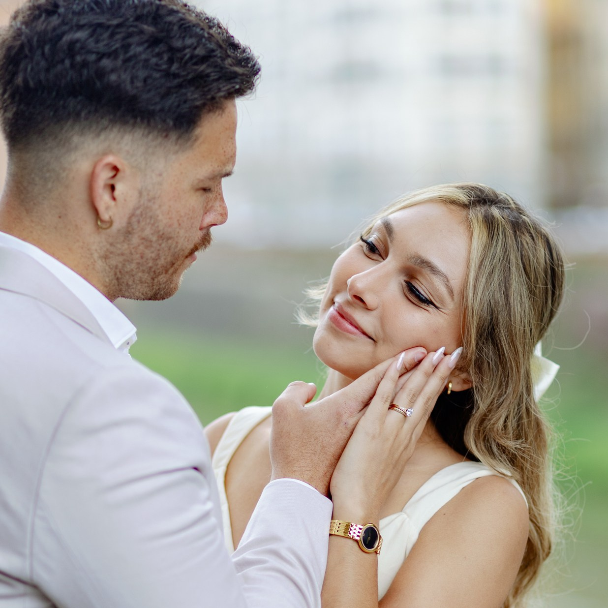 Contact. Photographer