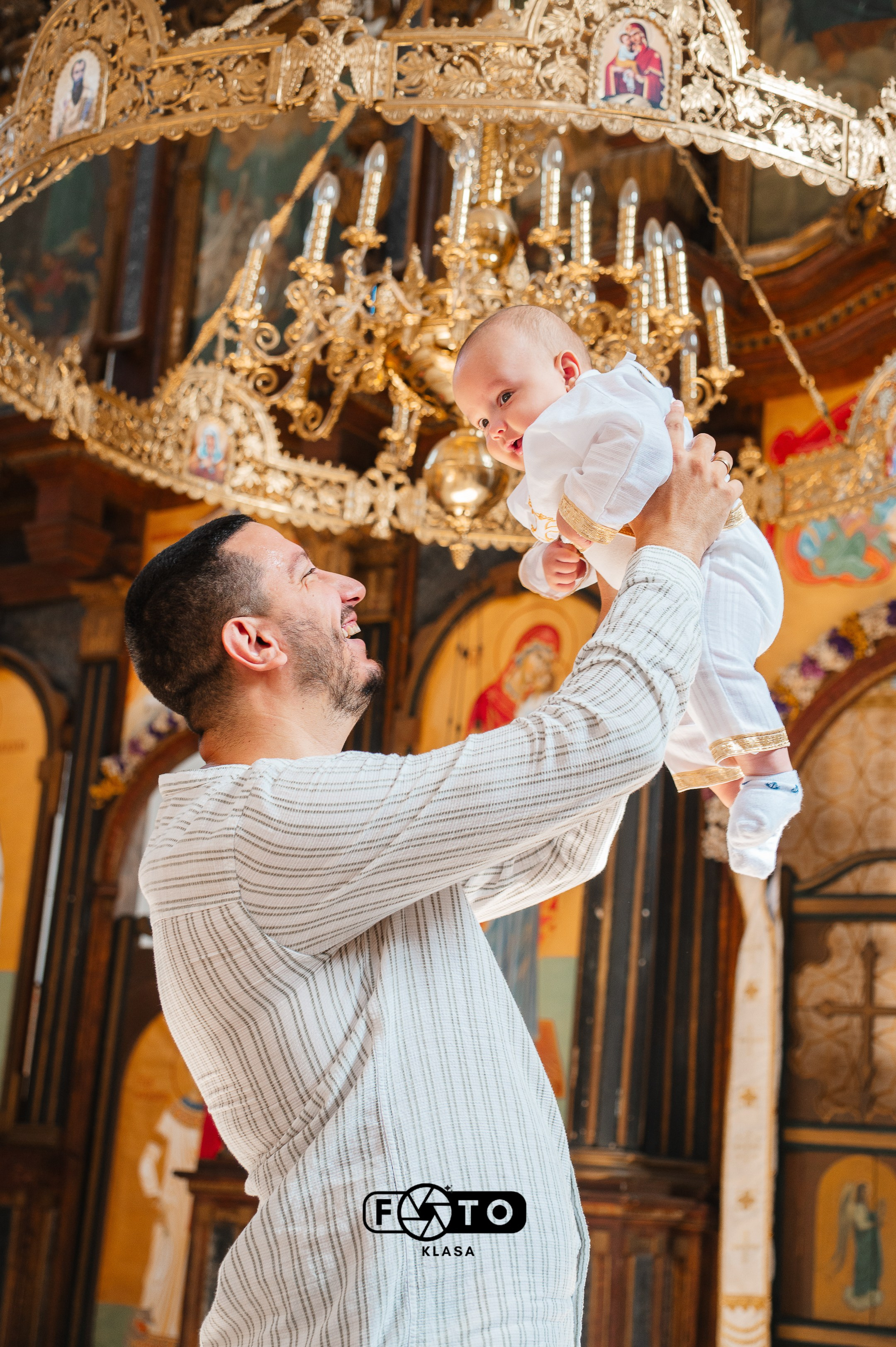 Spontano fotografisanje beba u kućnom ambijentu - dečiji fotograf Beograd, Fotoklasa