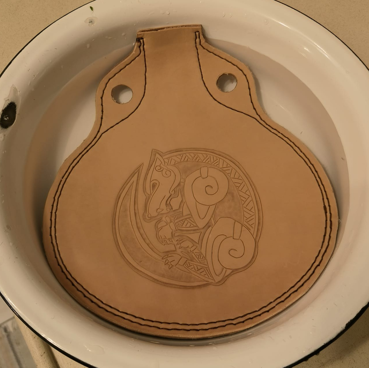 Фляга | Клуб «Нортман» — реконструкция, мастерская, кожаные изделия. КРиС «Нортман»