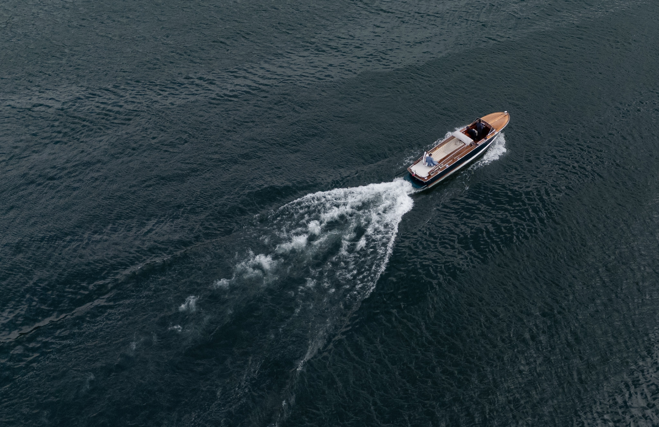 Lake Como Boat Proposal Photographer | Private Boat Proposal Ideas