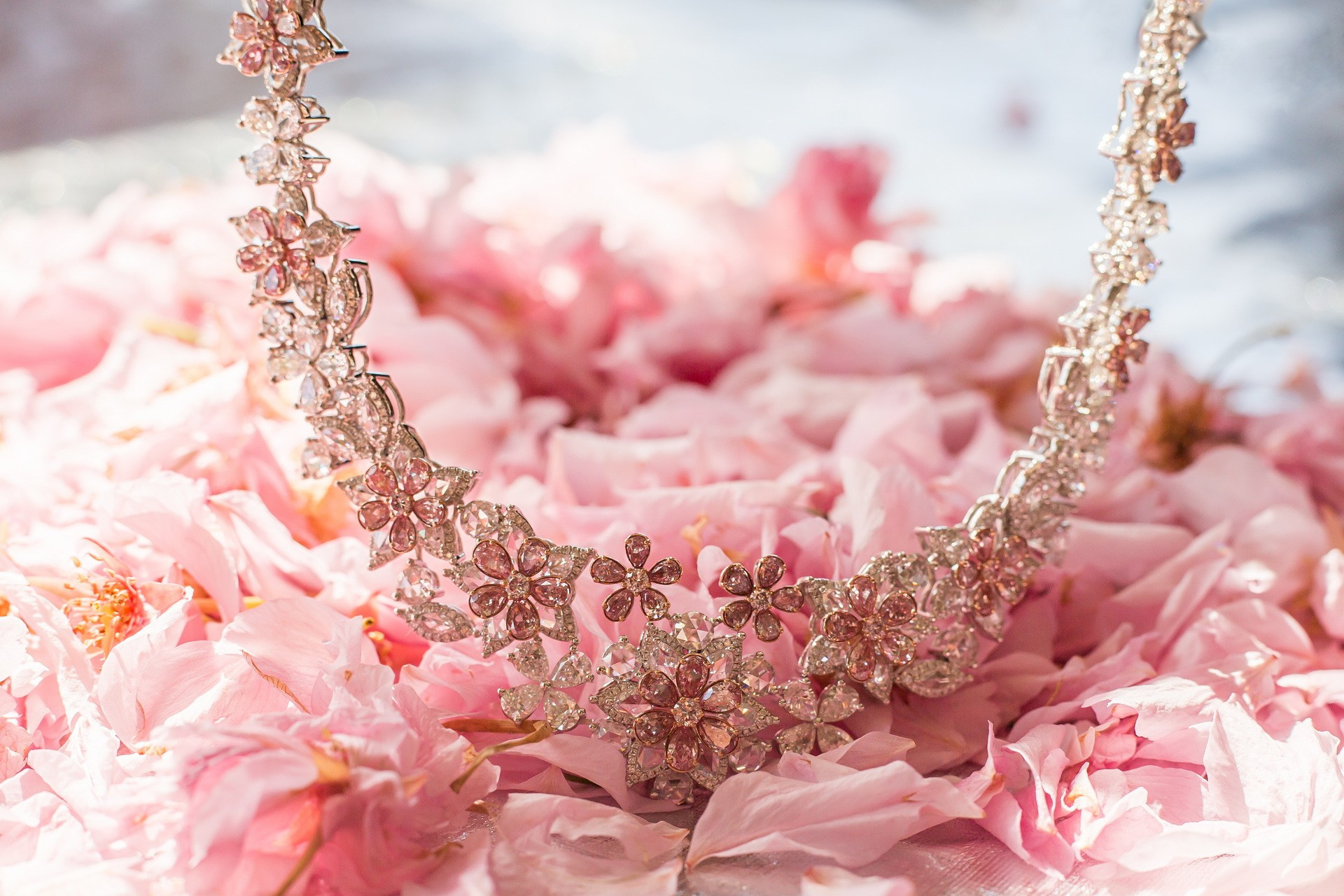 YOKA IIZUKA | State-of-the-Art Jewelry Masterpieces