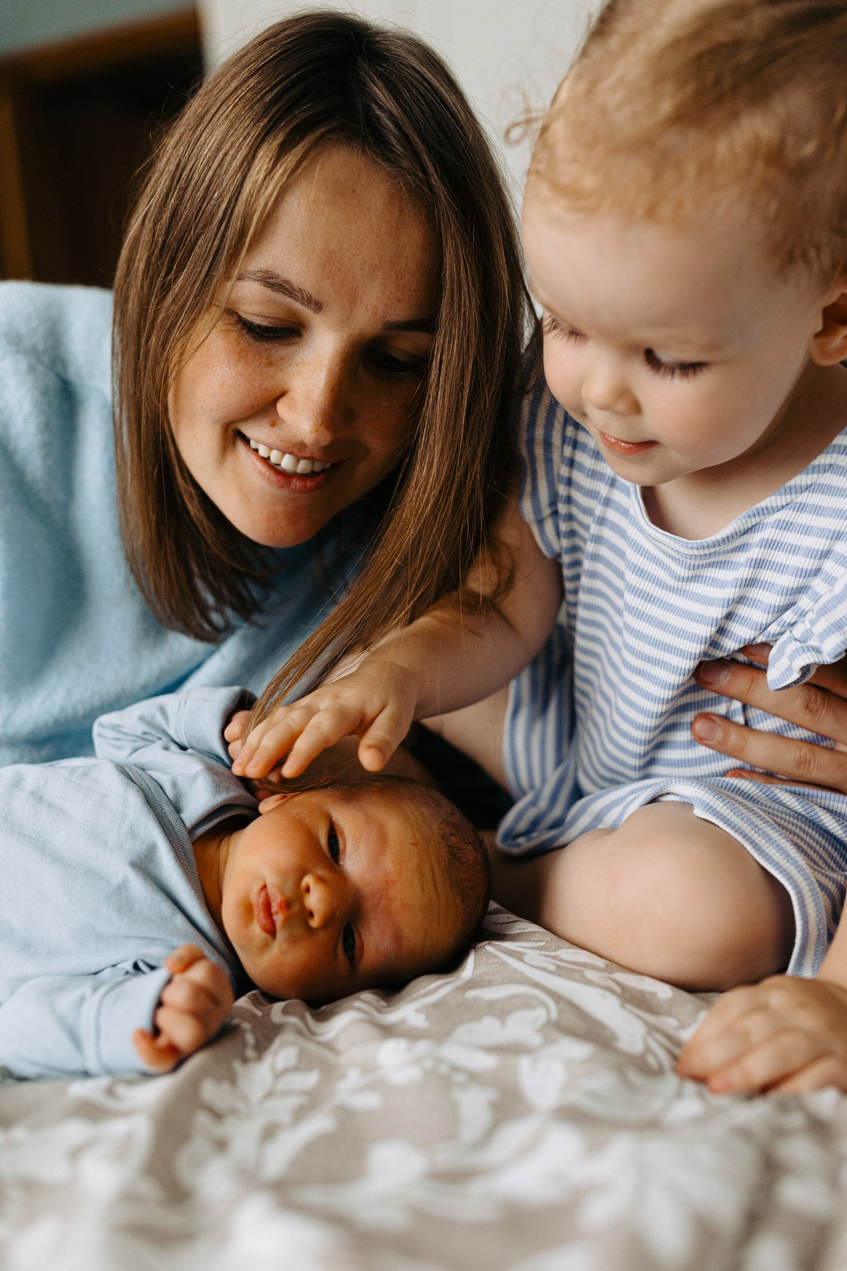 IETEIKUMI ĢIMENES FOTOSESIJAI MĀJĀS