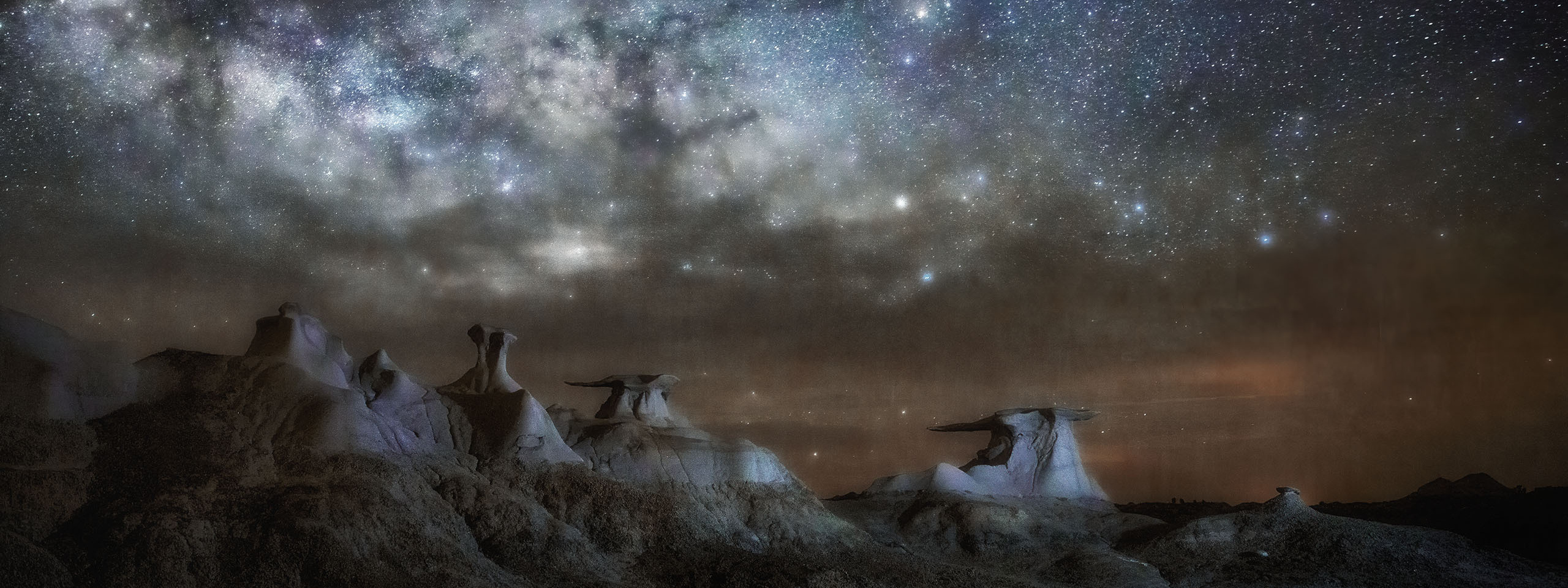 Badlands of New Mexico Unlimited. Pet, Senior, Landscape, portrait studio, photographer in Miami and Sou