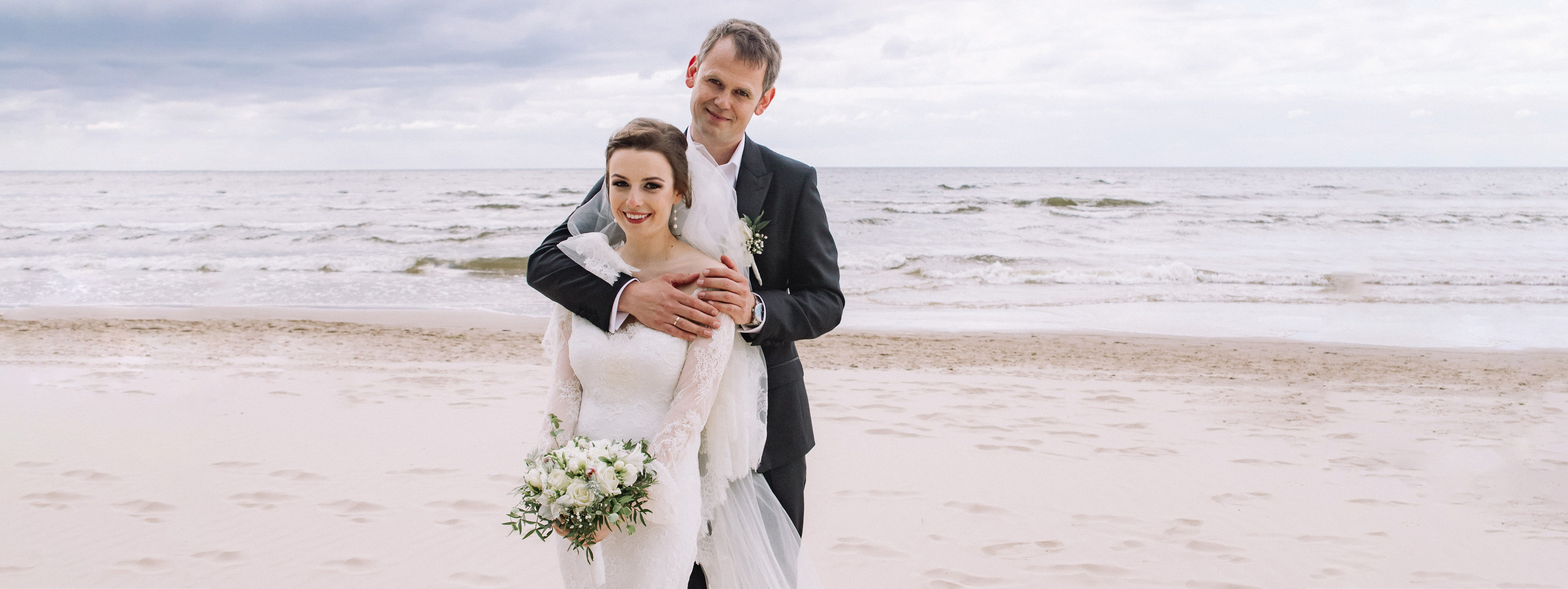 Wedding in Jurmala. Wedding and portrait photographer in Poland Vitali Frozen