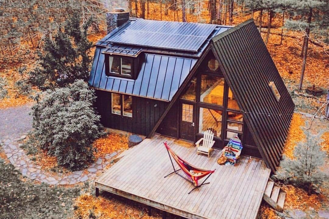 Ārpustīkla solārās sistēmas OFF GRID. Saules paneļu pārdošana un uzstādīšana