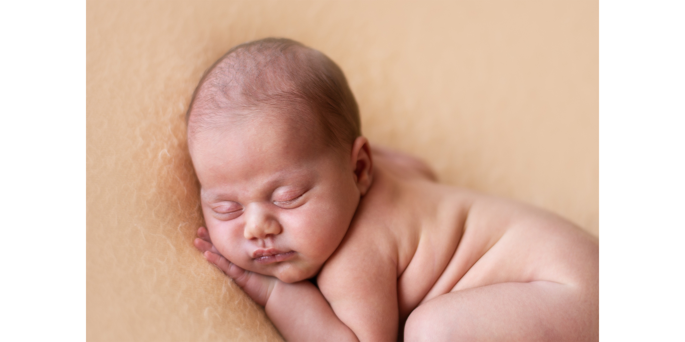 Πανέμορφη φωτογράφηση νεογέννητου μωρού στη Ρόδο. Φωτογράφος νεογέννητων στη Ρόδο. Φωτογράφιση εγκυμοσύνης