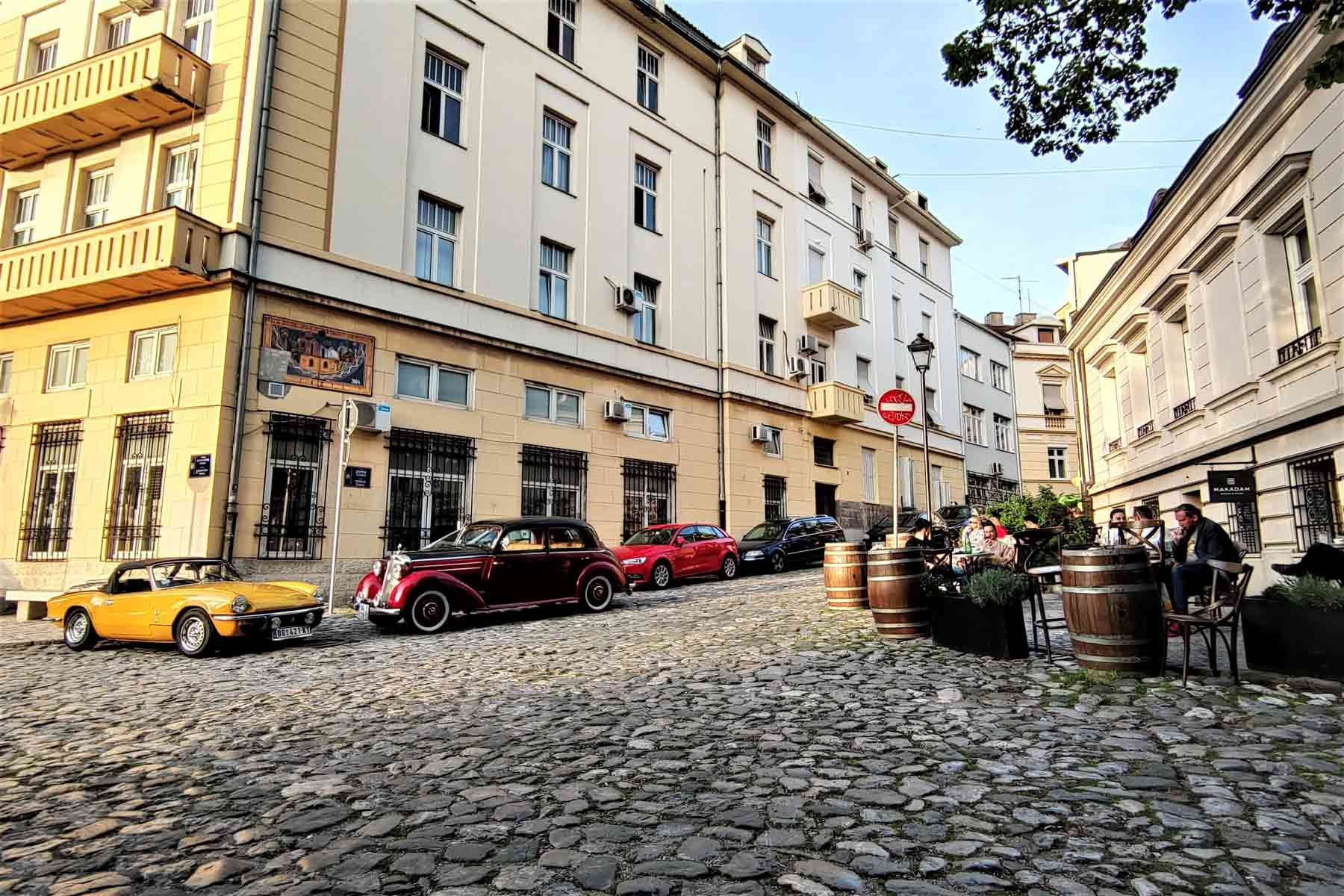 Urbane lokacije za fotografisanje mladenaca u Beogradu: 5 predloga blizu centra i reke. Fotograf za venčanja Beograd | Mandic Weddings