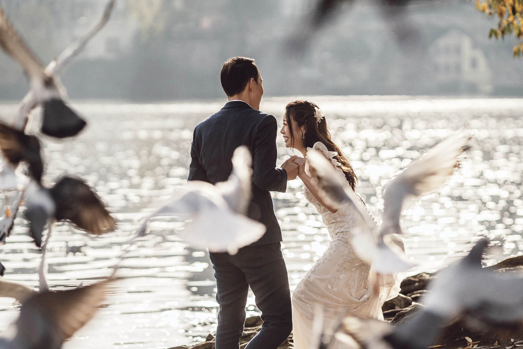 Jessica & Ronald — Misty November Pre-Wedding in Prague