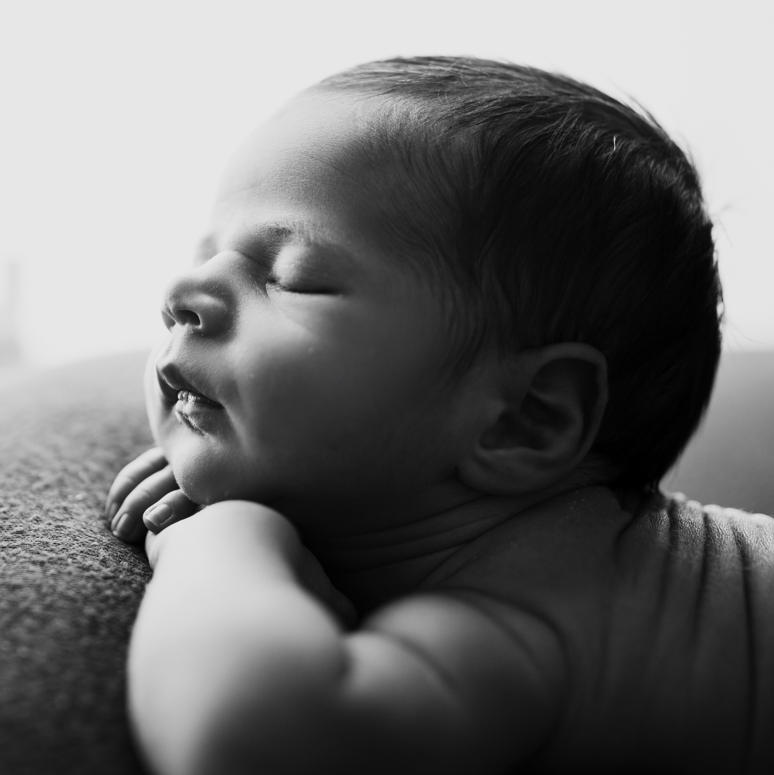 Sesión Newborn Sweet Moments: Guía Completa para Padres | Rainbox. Rainbox Estudio de Fotografía