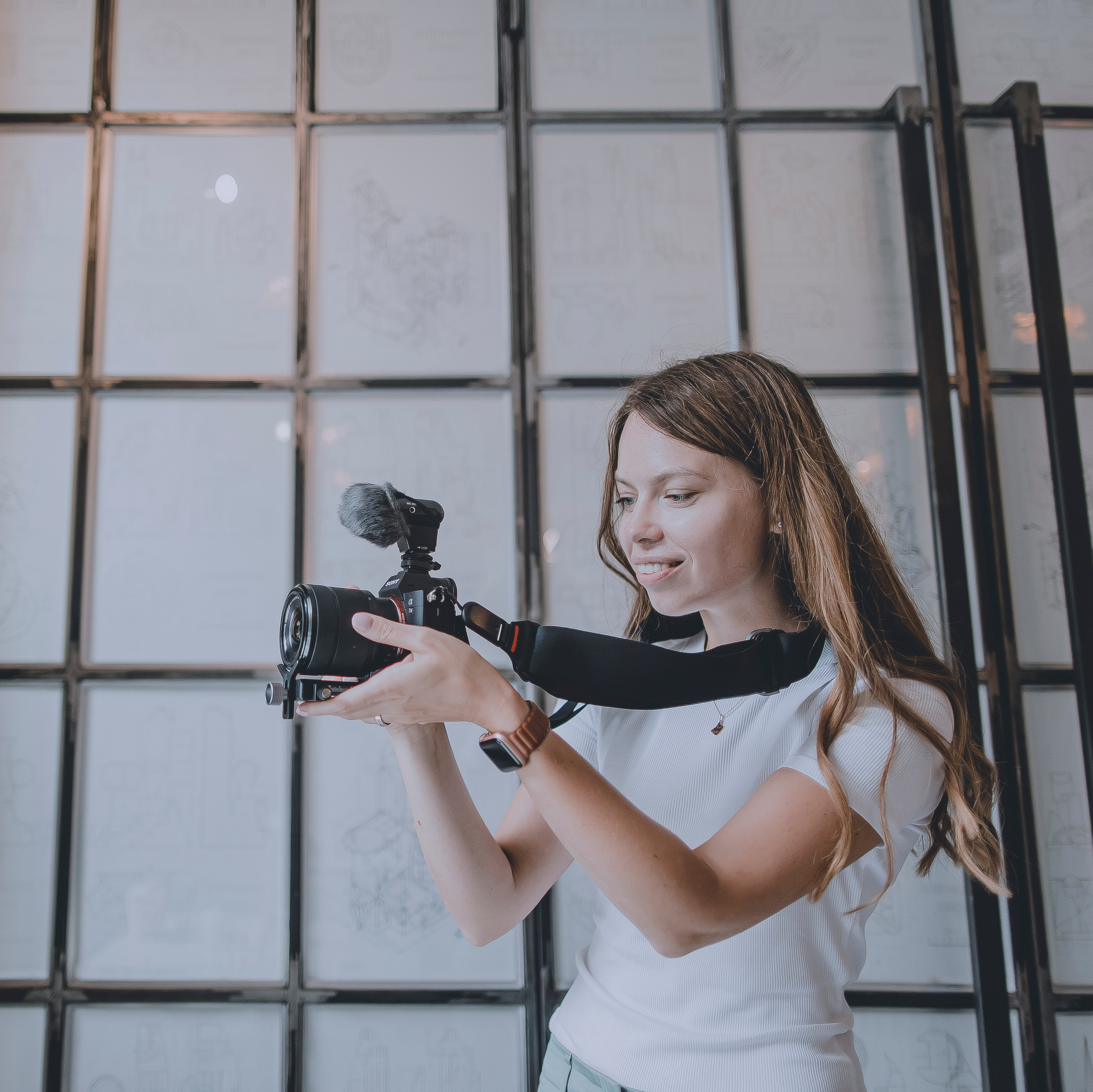 Contact. Annecy Film — Videography, Vidéaste Kate CRAMON in Annecy and Geneva