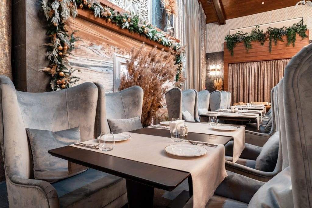 RESTAURANT WITH ELEMENTS OF NATURE. Interior Design & 3D Rendering | Alena Bulataya Design Buro