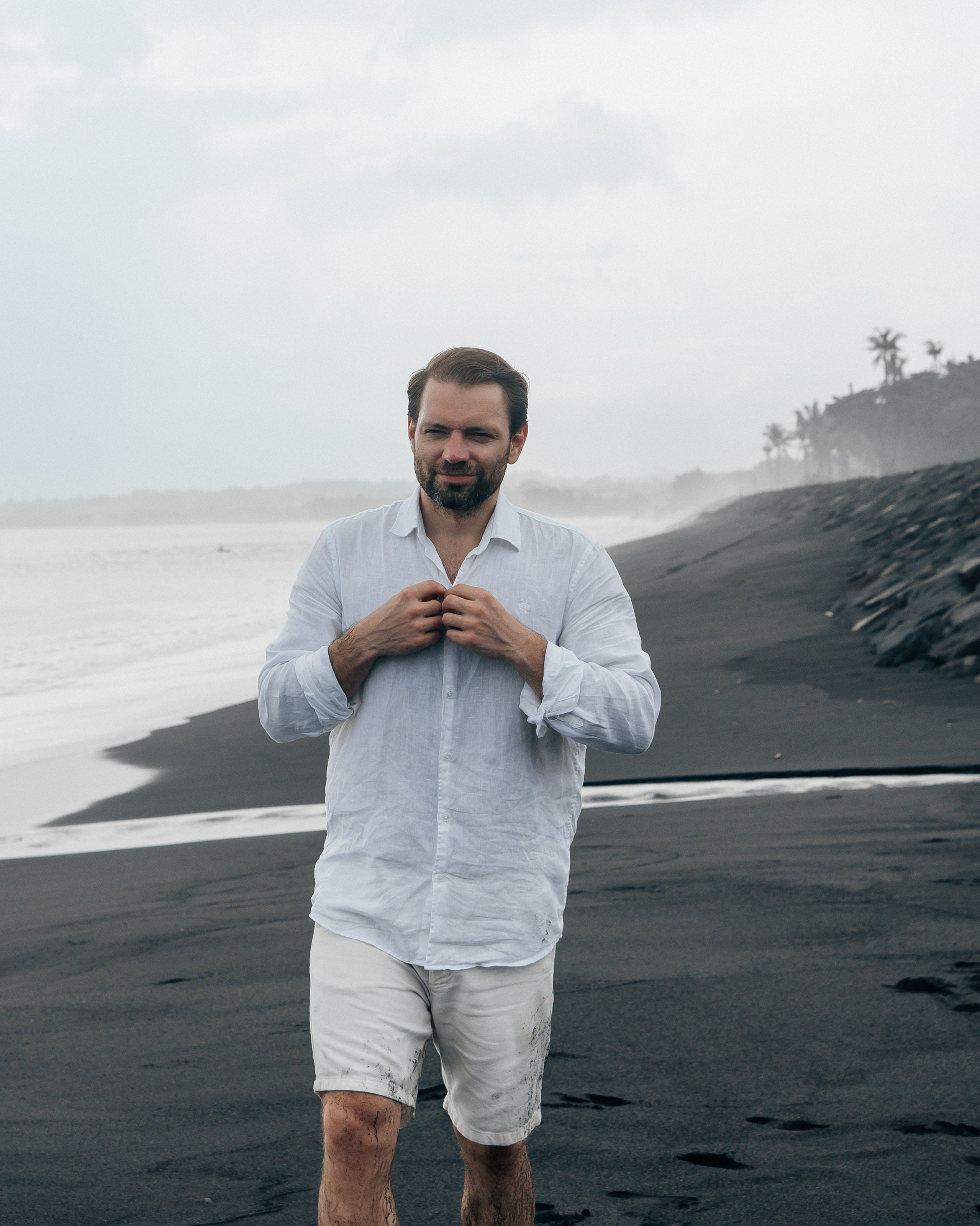 About me. Wedding photographer & videographer in Germany and Frankfurt | Denis Mirosnik