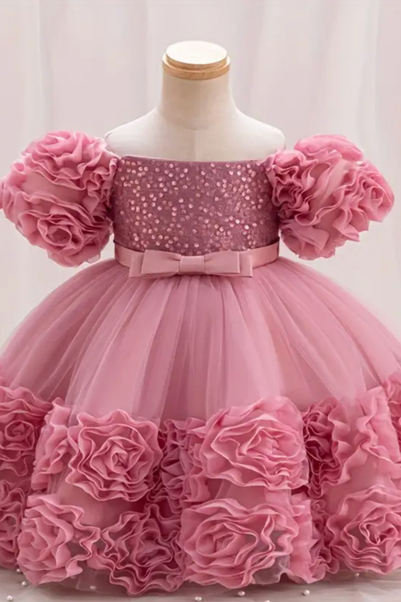 Cake smash outfits for girls. Newborn and family photographer. Hills District. Sydney