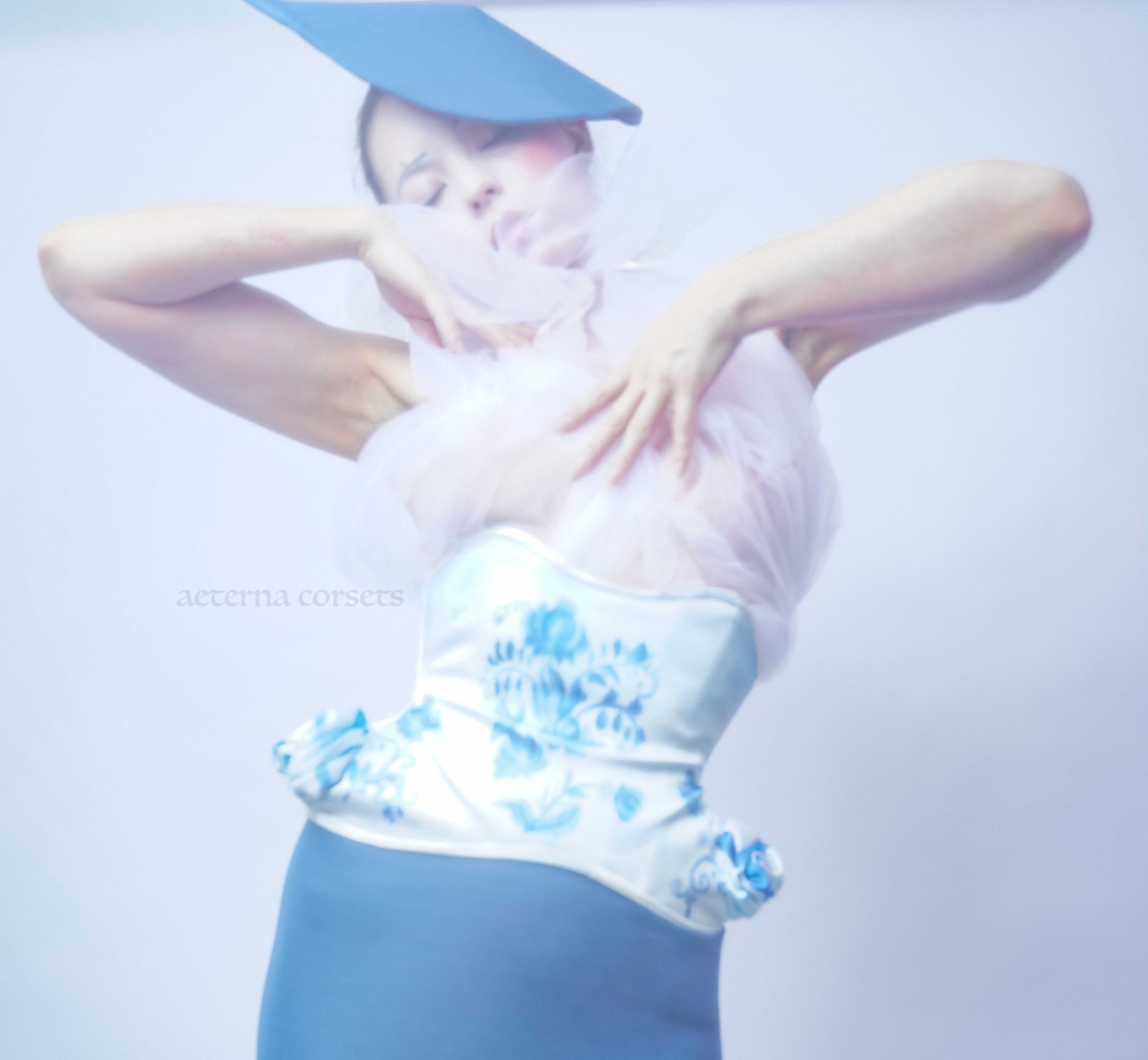 Aeterna corsets. Home